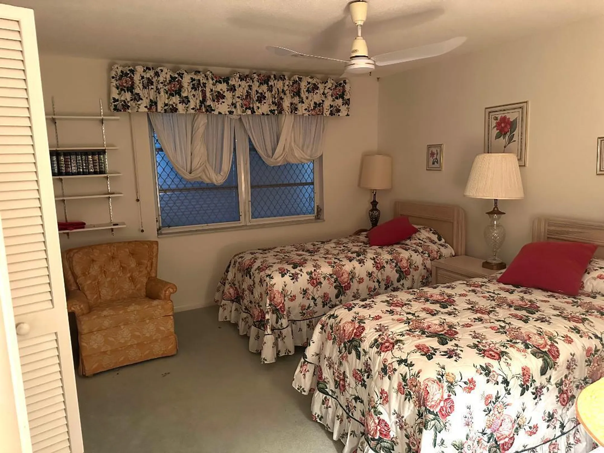 Property Slideshow image 11 of 14 | 135 south blvd a, Boynton Beach, FL, 33435