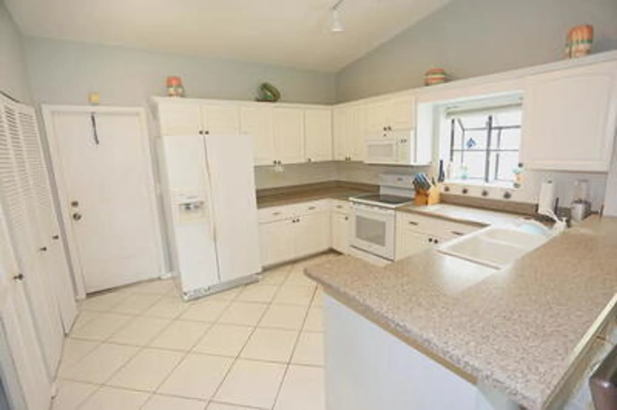 Property Slideshow image 7 of 44 | 4772 navigator ln, Boynton Beach, FL, 33436
