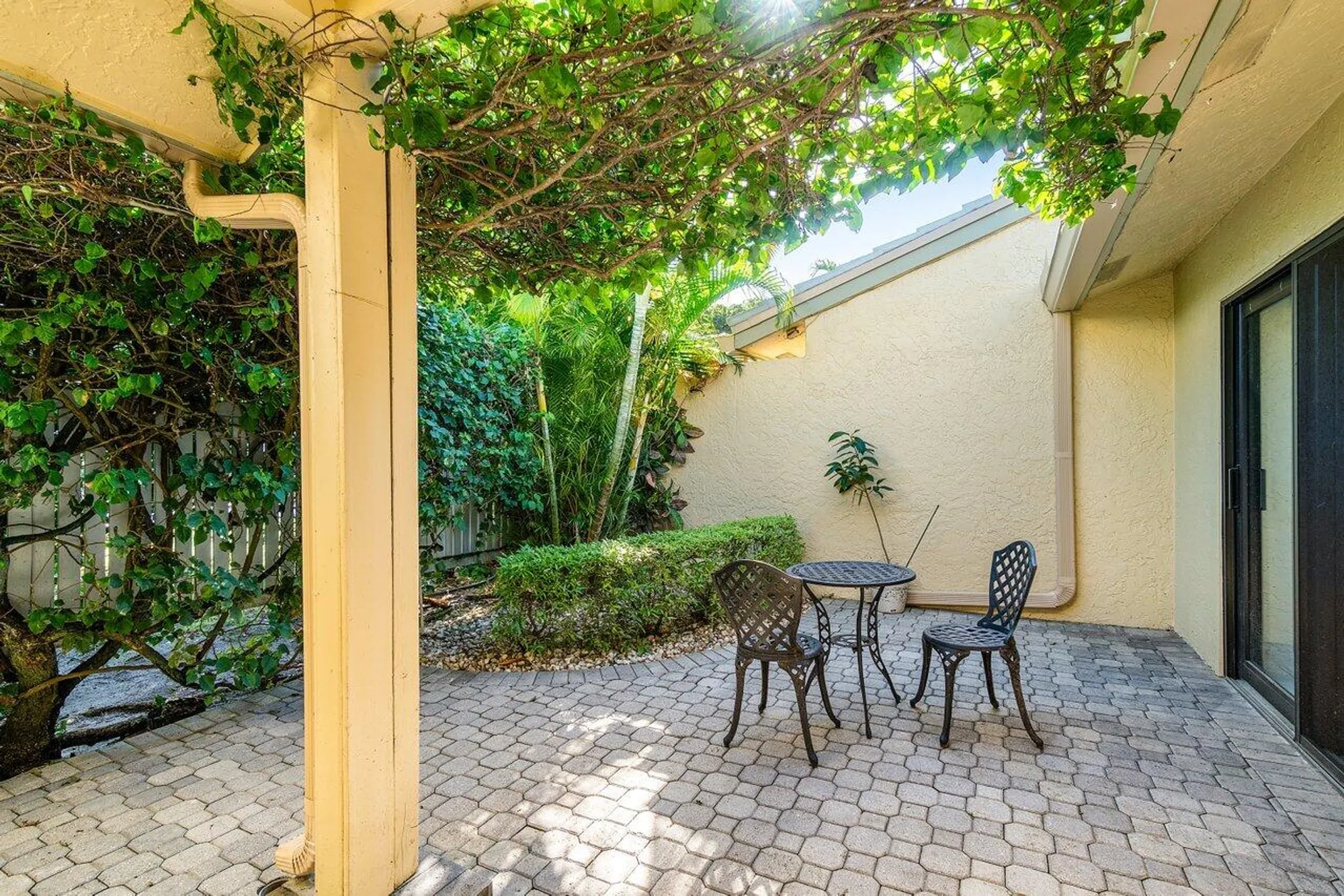Property Slideshow image 6 of 64 | 12 eastgate dr d, Boynton Beach, FL, 33436