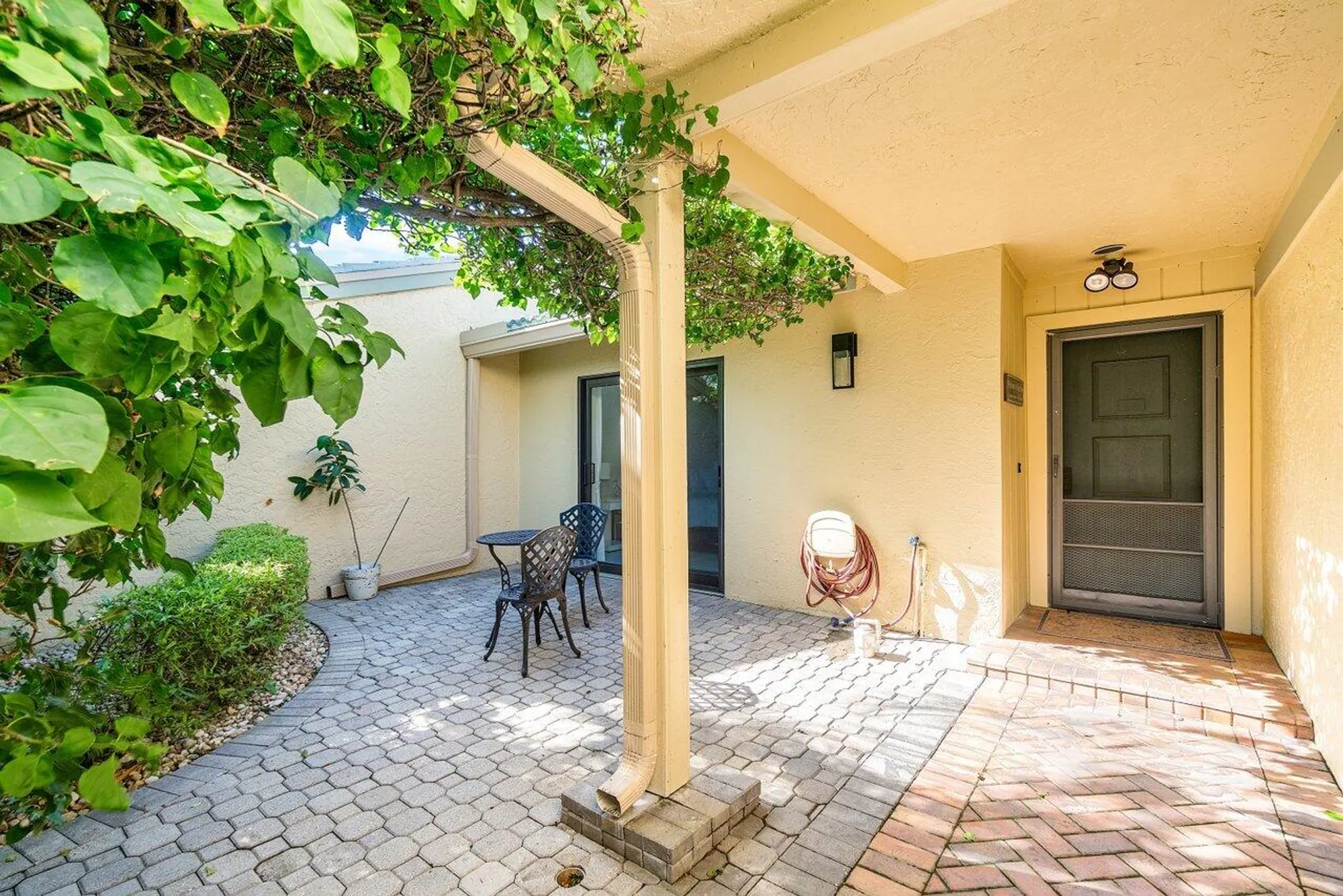 Property Slideshow image 7 of 64 | 12 eastgate dr d, Boynton Beach, FL, 33436
