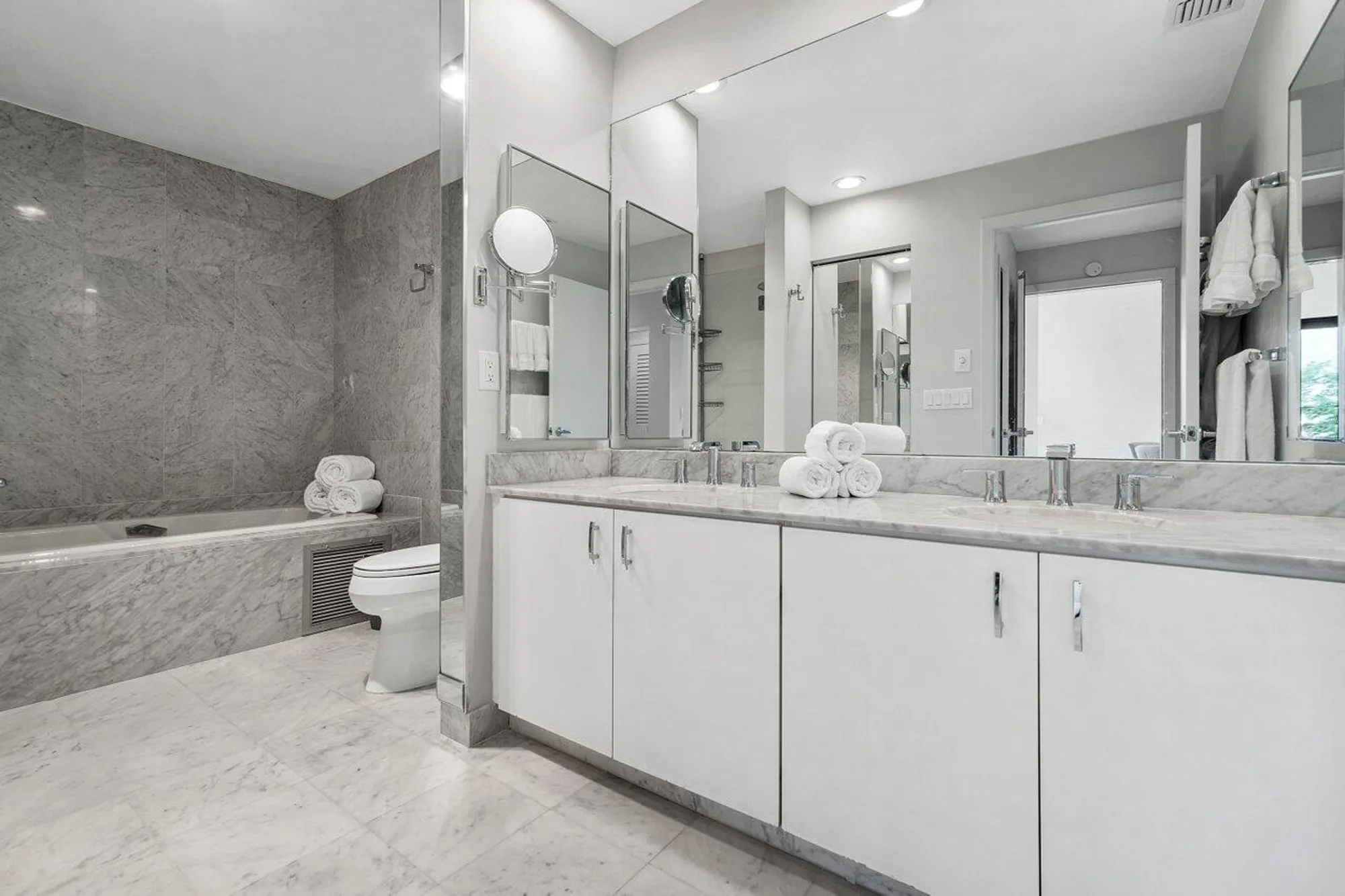 Property Slideshow image 27 of 64 | 12 eastgate dr d, Boynton Beach, FL, 33436