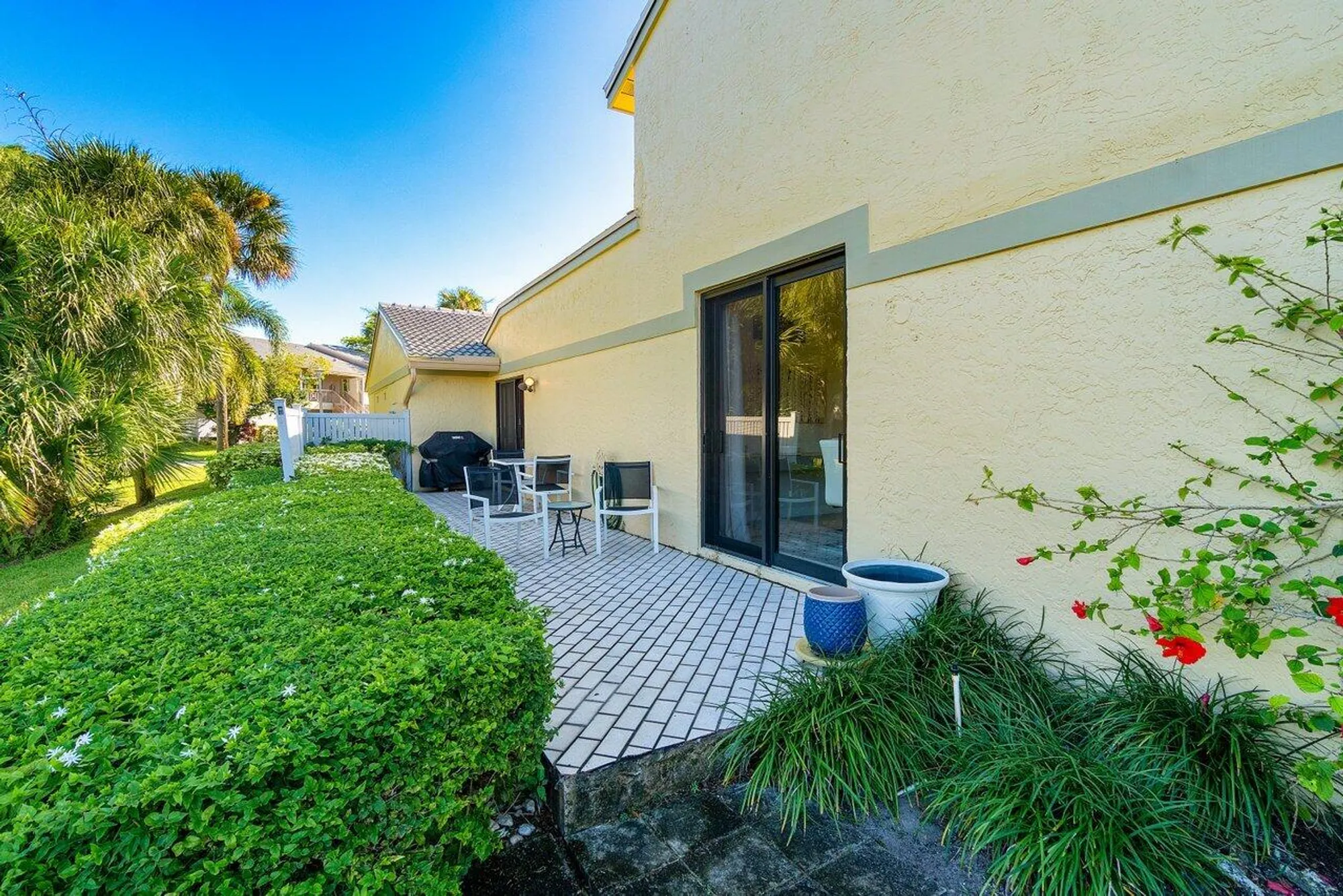 Property Slideshow image 33 of 64 | 12 eastgate dr d, Boynton Beach, FL, 33436