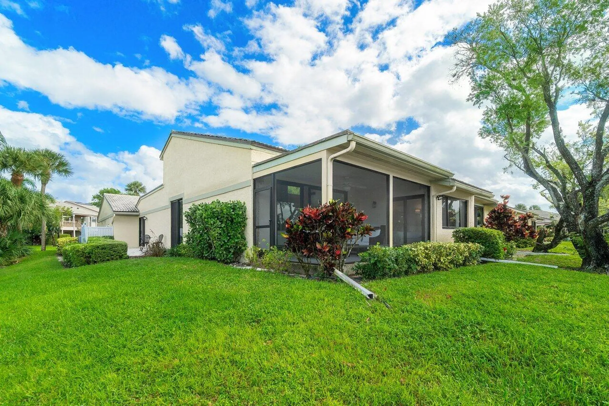 Property Slideshow image 34 of 64 | 12 eastgate dr d, Boynton Beach, FL, 33436