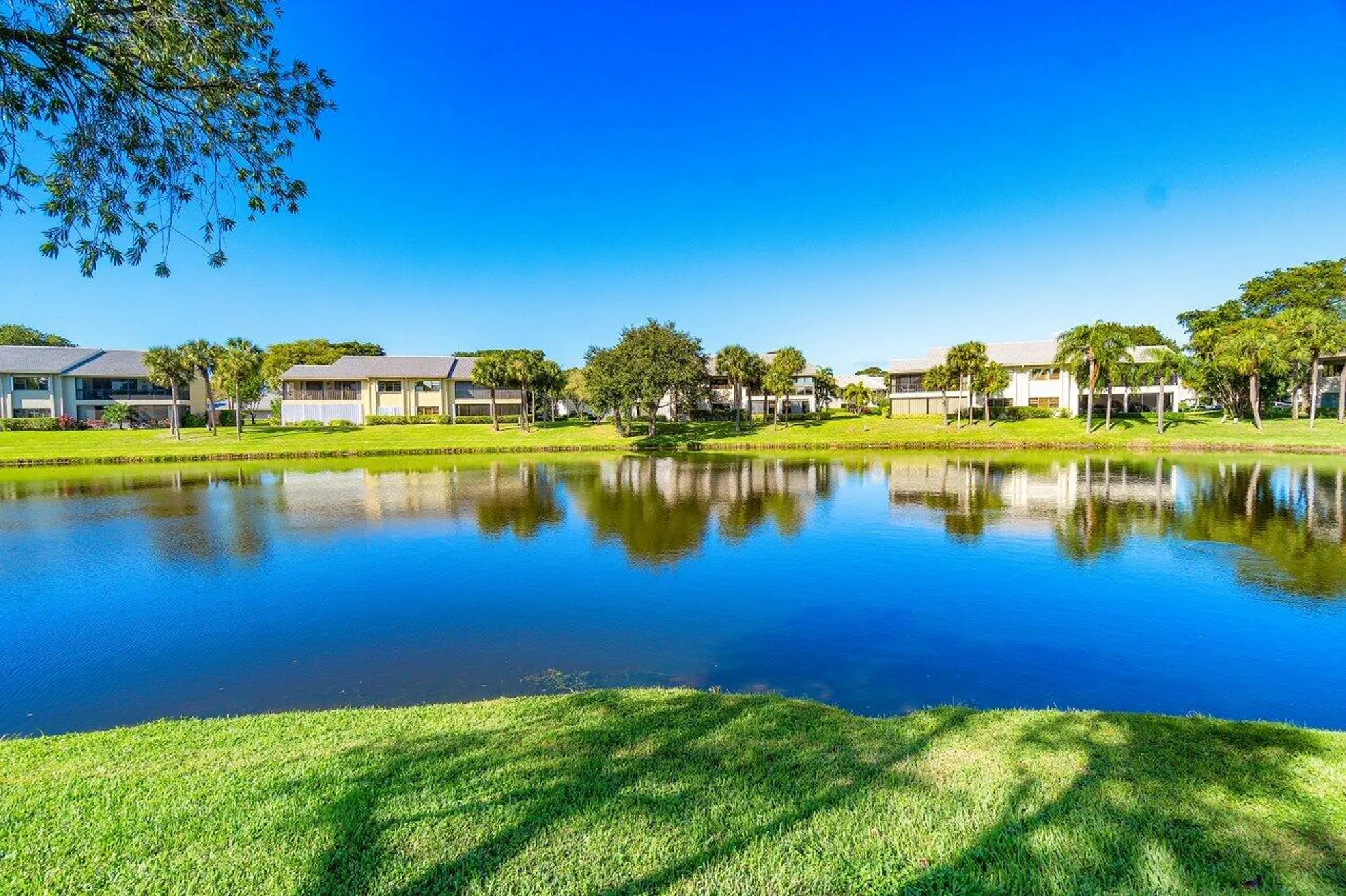 Property Slideshow image 36 of 64 | 12 eastgate dr d, Boynton Beach, FL, 33436