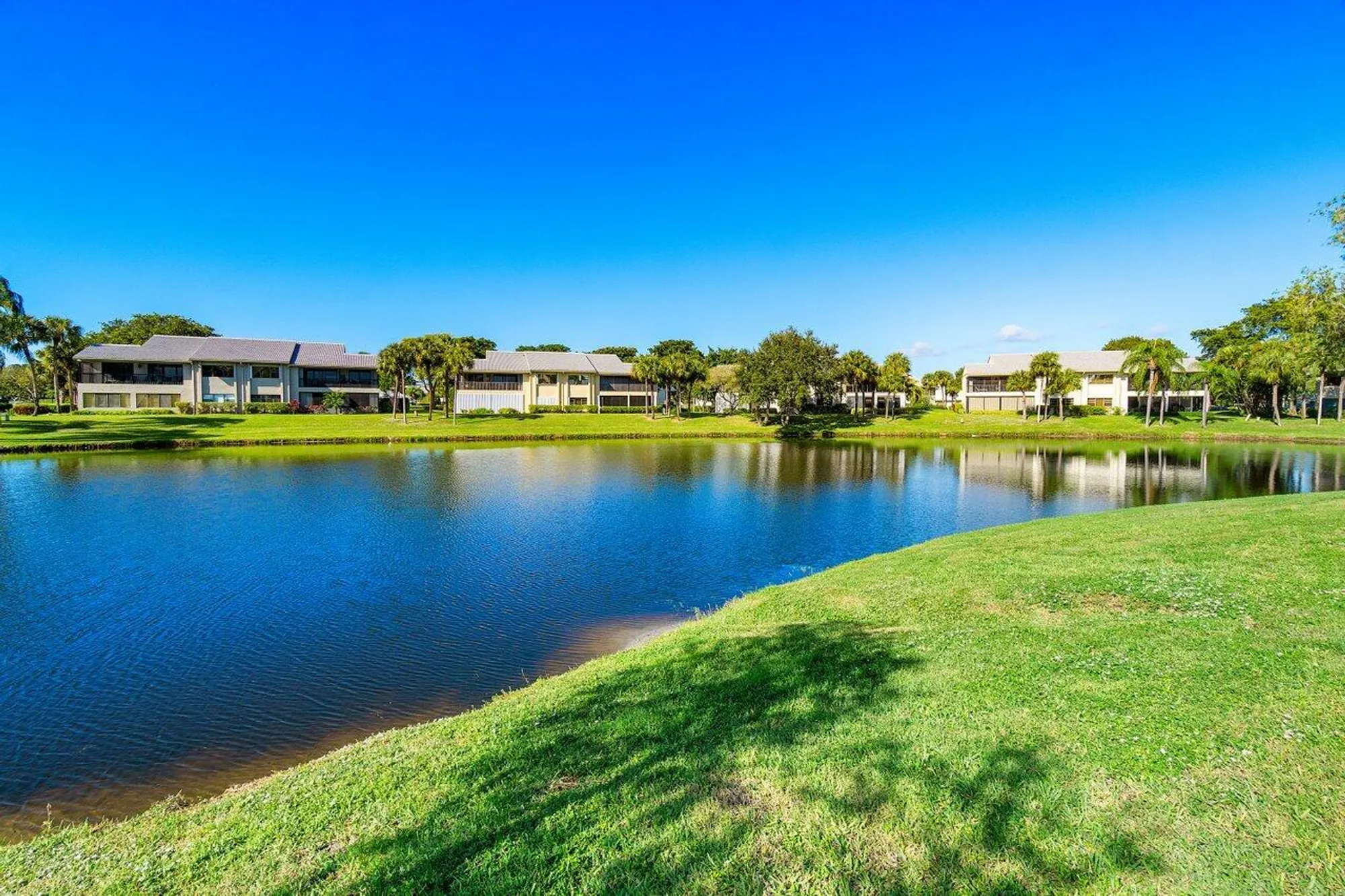 Property Slideshow image 37 of 64 | 12 eastgate dr d, Boynton Beach, FL, 33436