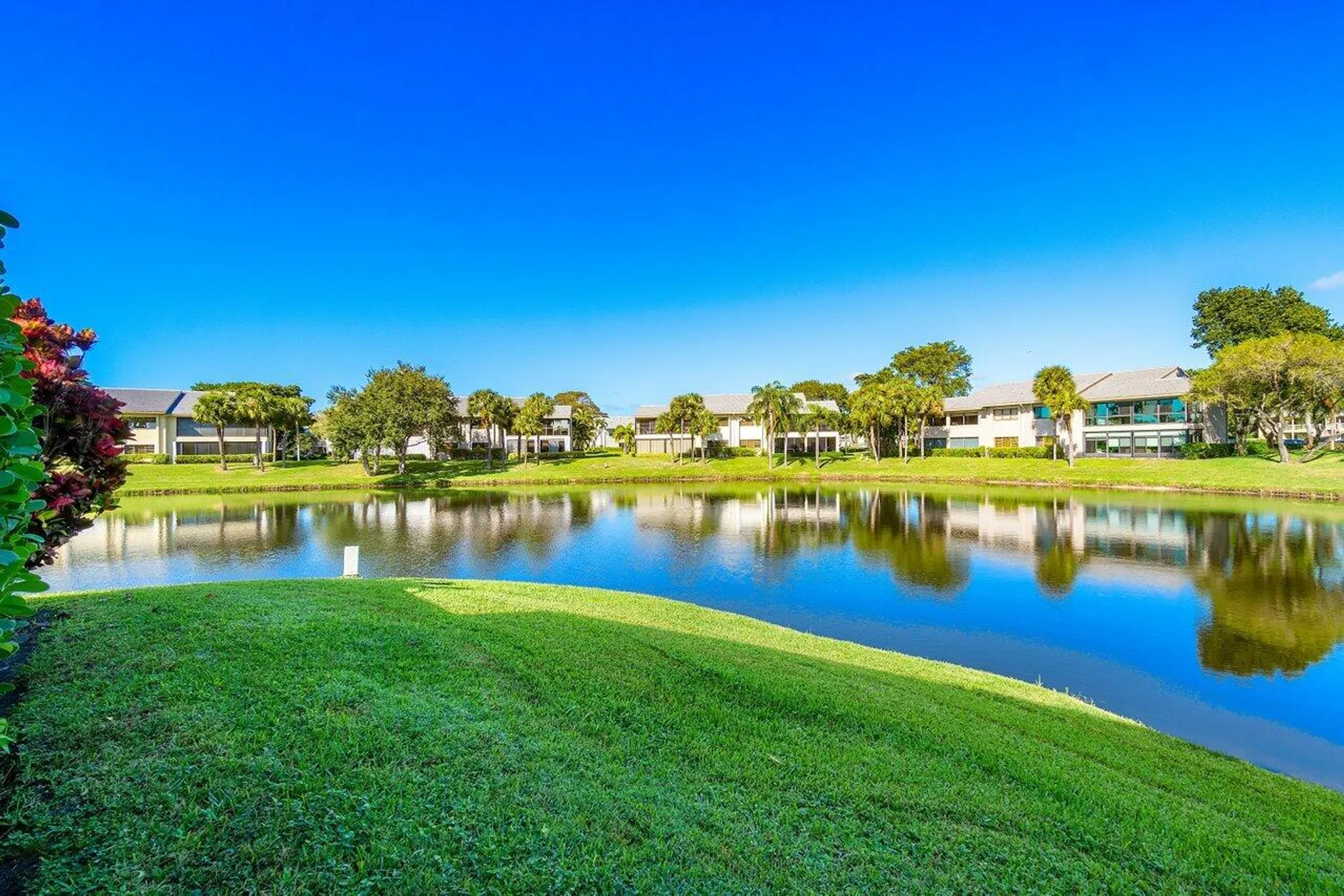 Property Slideshow image 38 of 64 | 12 eastgate dr d, Boynton Beach, FL, 33436