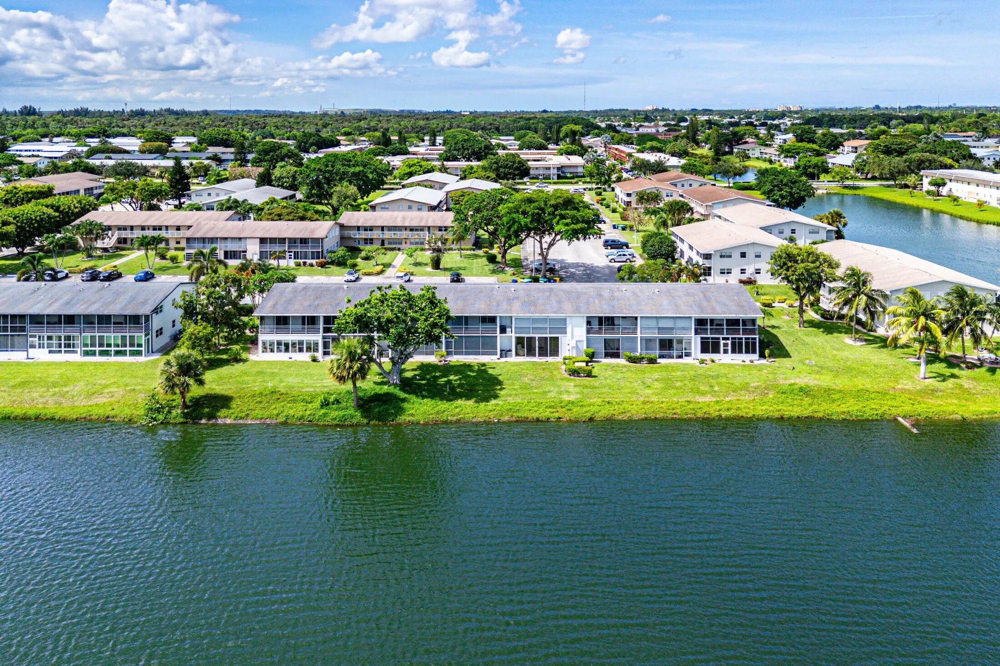 Property Slideshow image 31 of 32 | 354 chatham r, West Palm Beach, FL, 33417