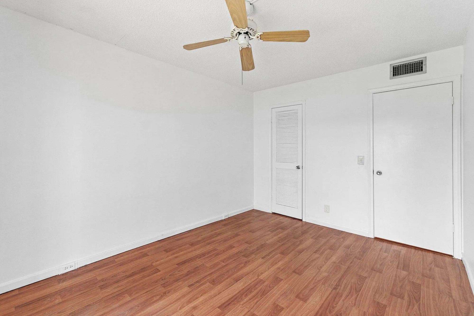 Property Slideshow image 12 of 32 | 354 chatham r, West Palm Beach, FL, 33417