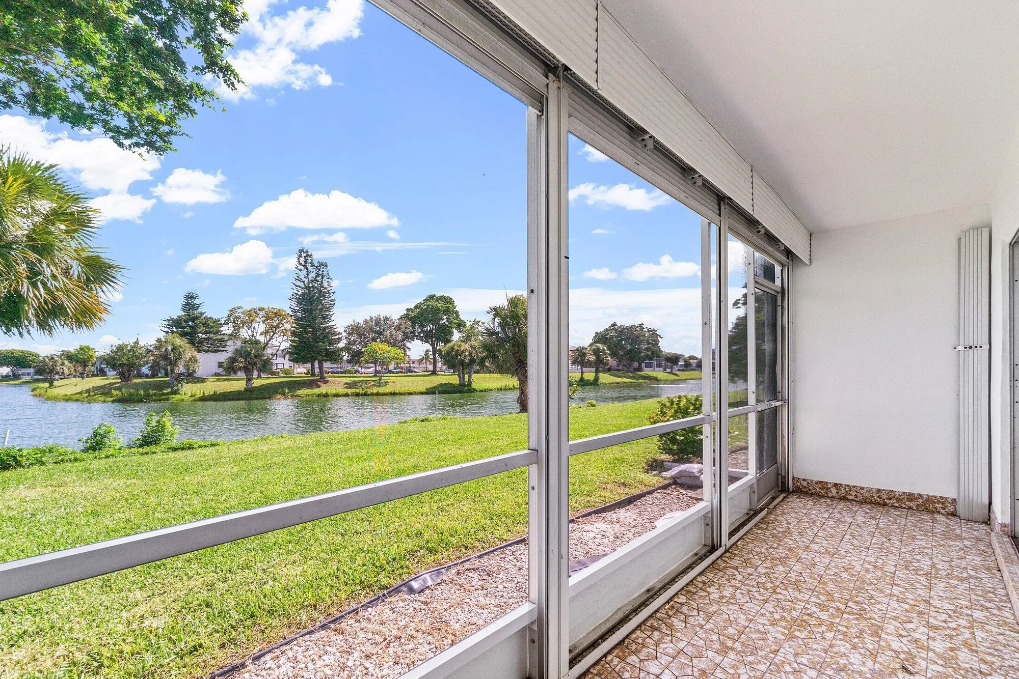 Property Slideshow image 24 of 32 | 354 chatham r, West Palm Beach, FL, 33417