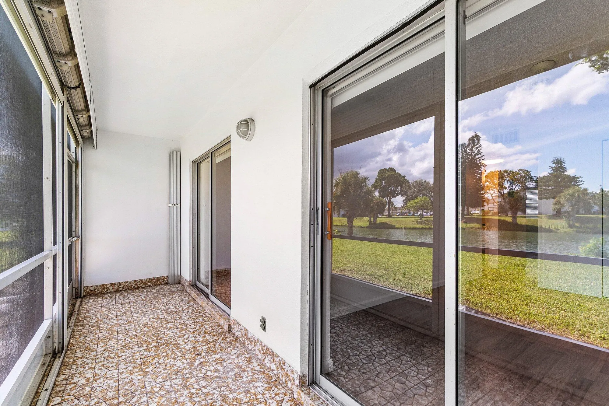 Property Slideshow image 25 of 32 | 354 chatham r, West Palm Beach, FL, 33417