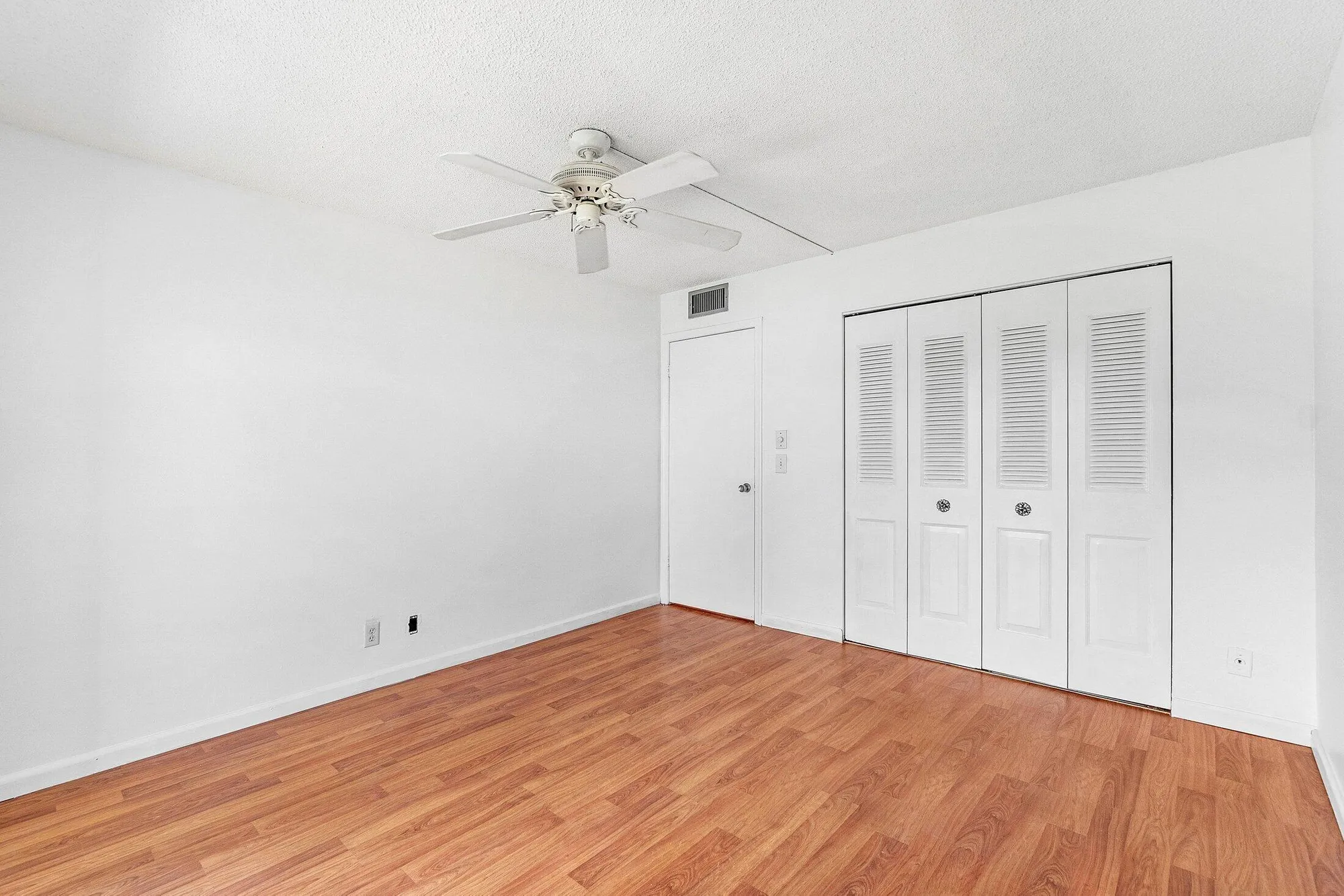 Property Slideshow image 19 of 32 | 354 chatham r, West Palm Beach, FL, 33417