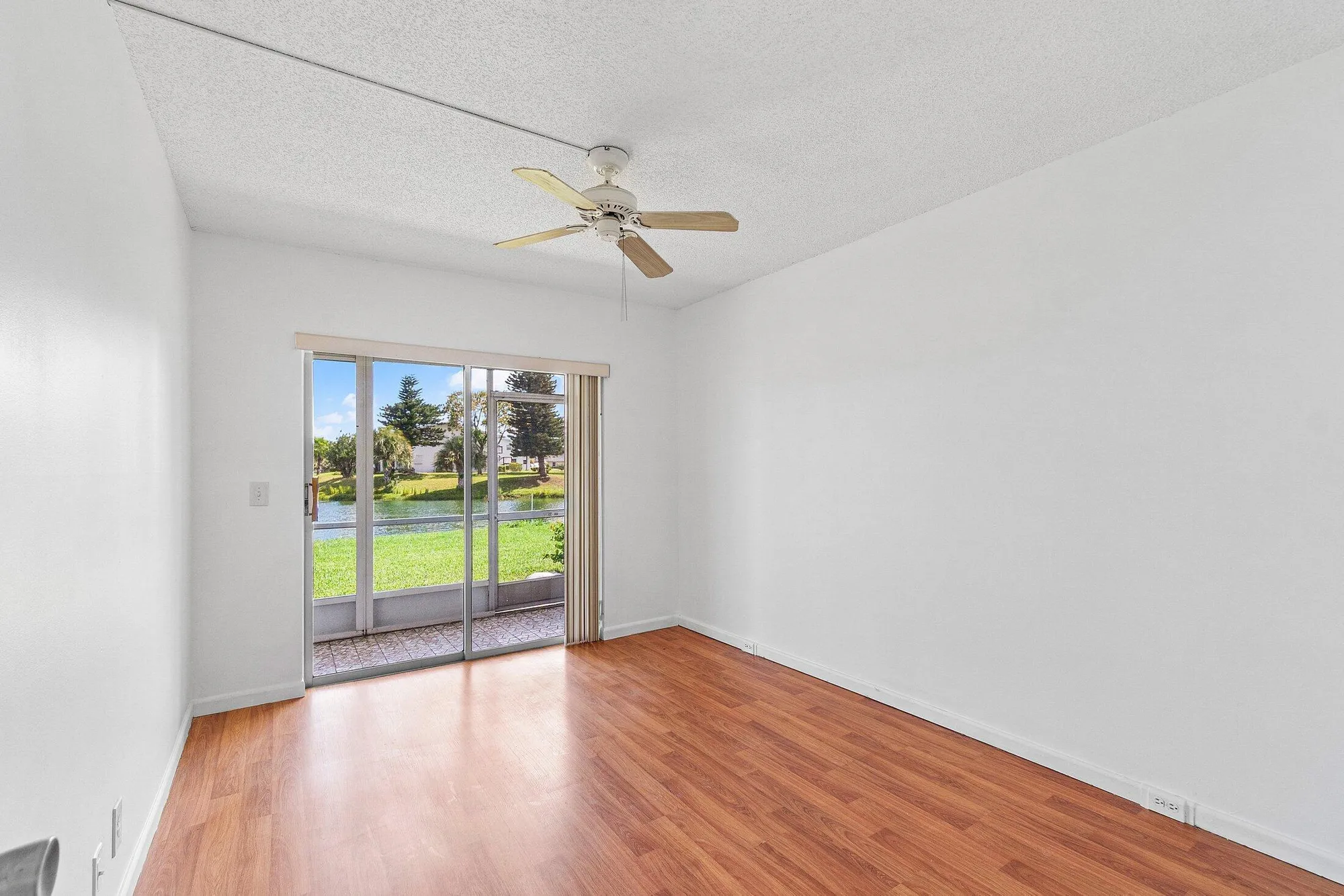 Property Slideshow image 14 of 32 | 354 chatham r, West Palm Beach, FL, 33417