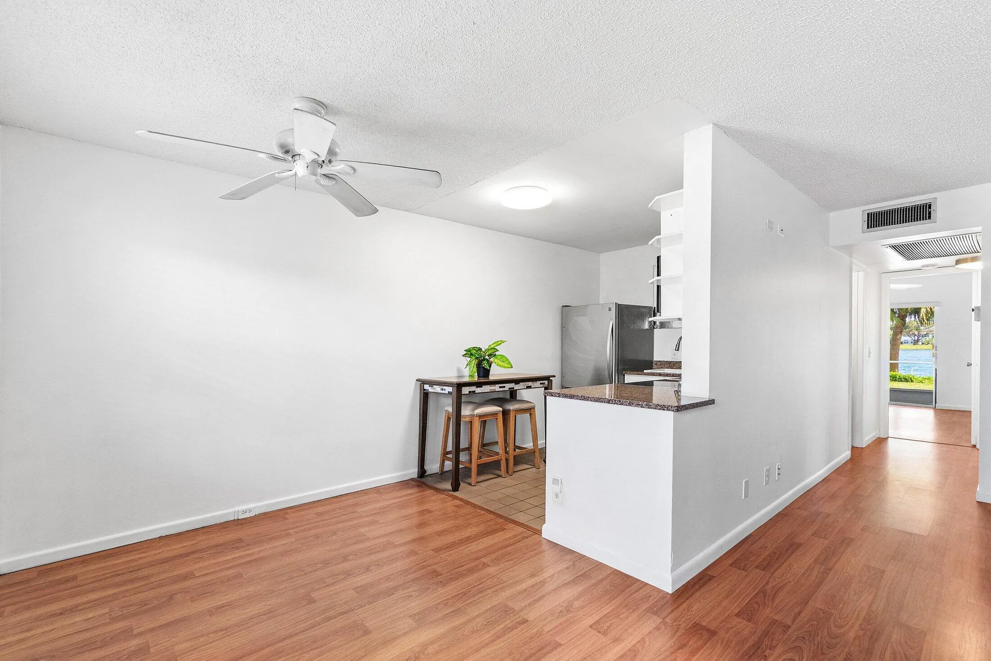 Property Slideshow image 8 of 32 | 354 chatham r, West Palm Beach, FL, 33417