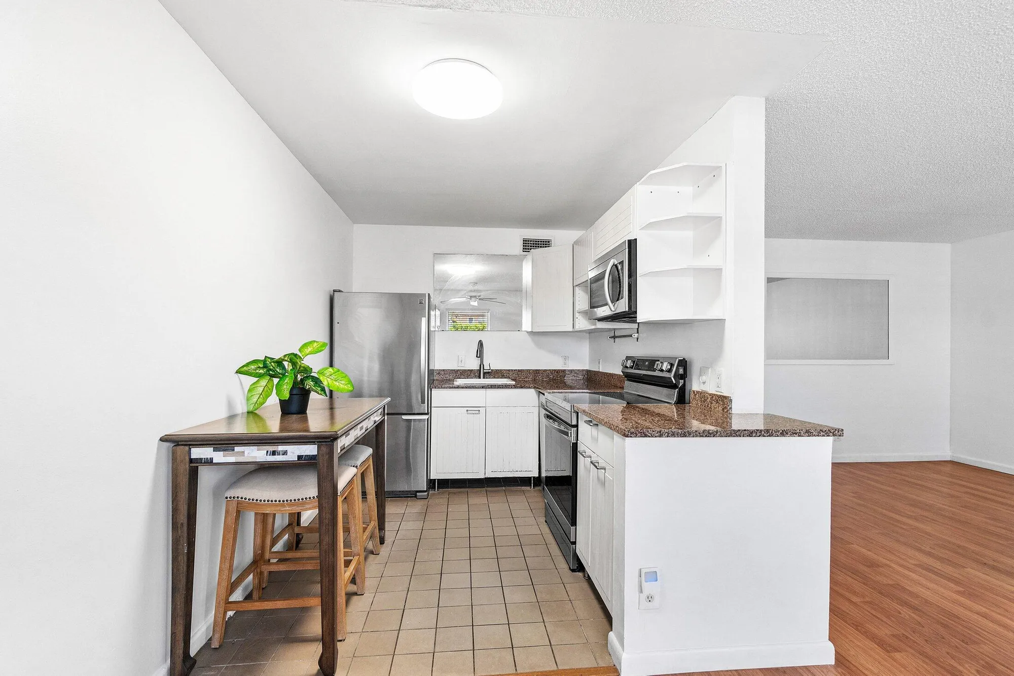 Property Slideshow image 10 of 32 | 354 chatham r, West Palm Beach, FL, 33417