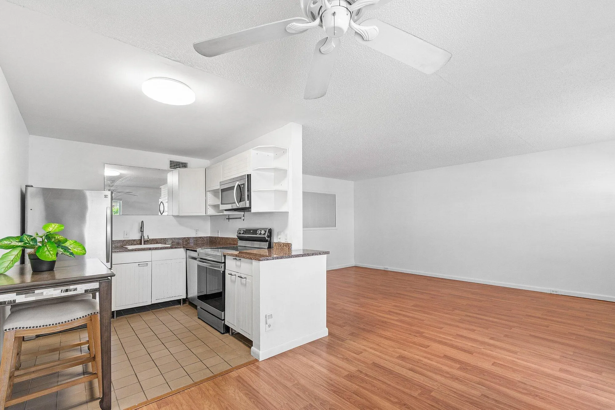 Property Slideshow image 9 of 32 | 354 chatham r, West Palm Beach, FL, 33417