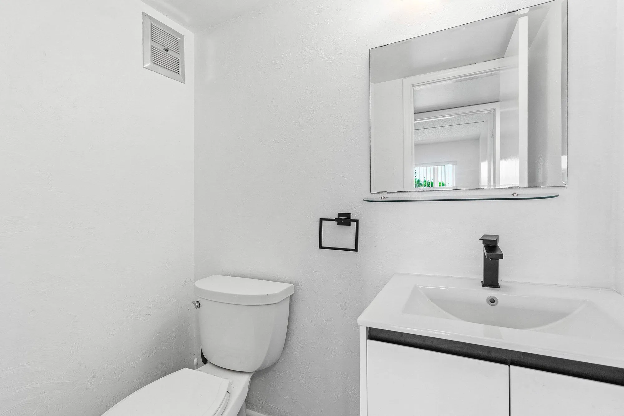 Property Slideshow image 22 of 32 | 354 chatham r, West Palm Beach, FL, 33417