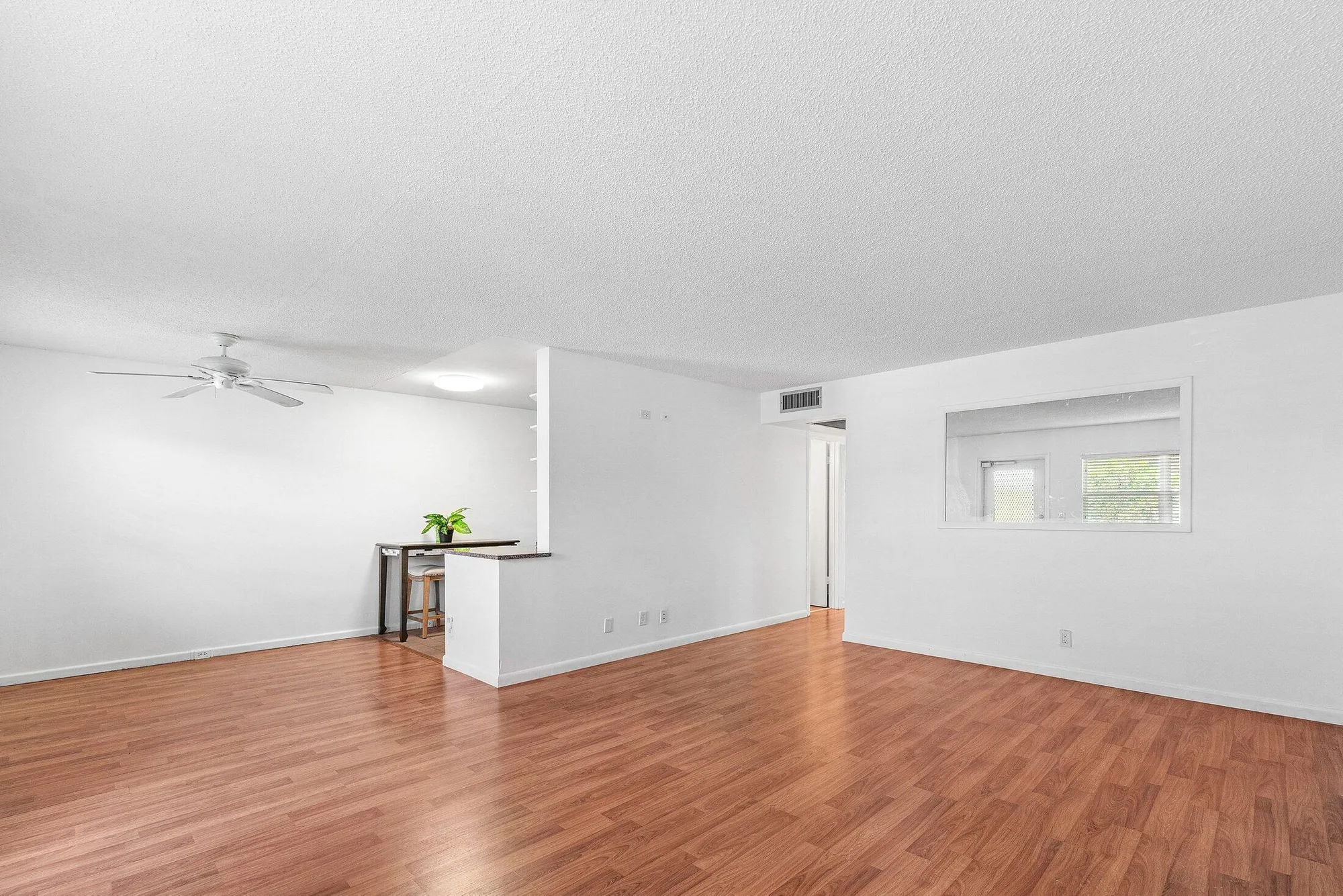 Property Slideshow image 5 of 32 | 354 chatham r, West Palm Beach, FL, 33417