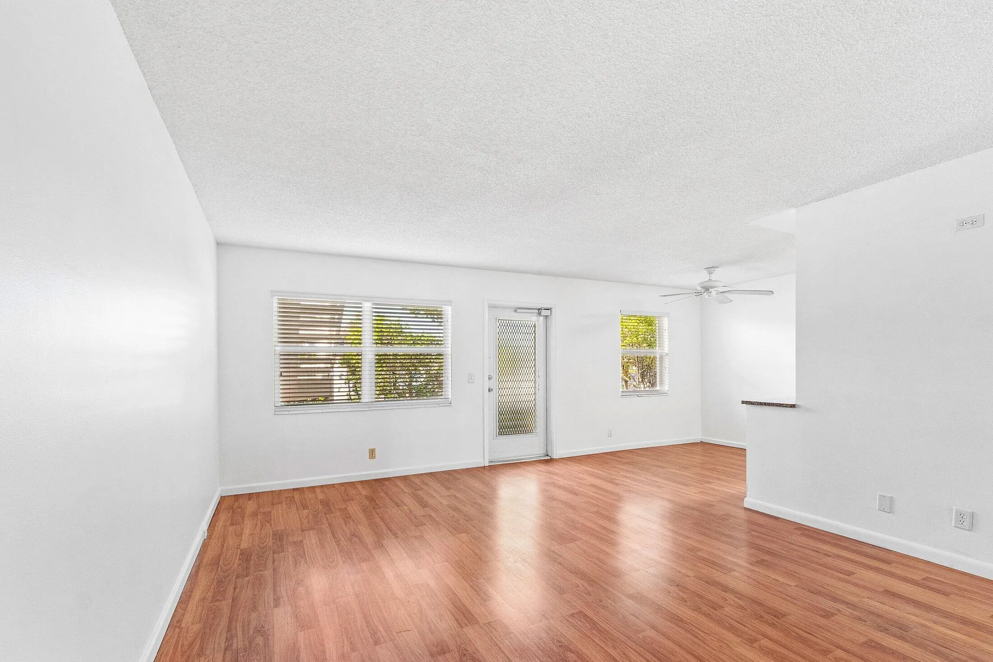 Property Slideshow image 6 of 32 | 354 chatham r, West Palm Beach, FL, 33417