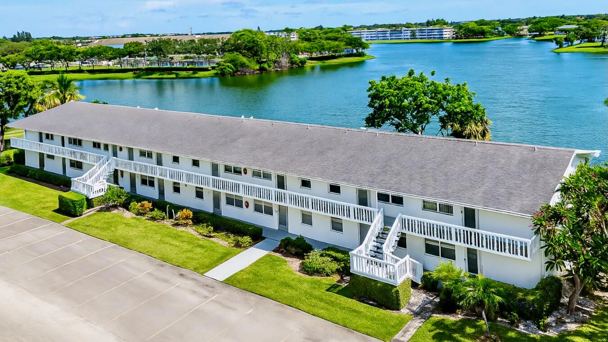 Property Slideshow image 27 of 32 | 354 chatham r, West Palm Beach, FL, 33417