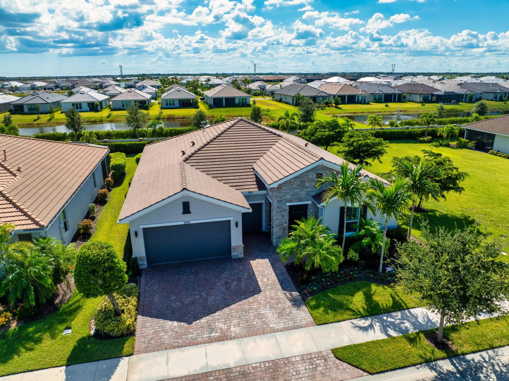 Property Slideshow image 33 of 61 | 9997 sw coral tree cir, Port Saint Lucie, FL, 34987