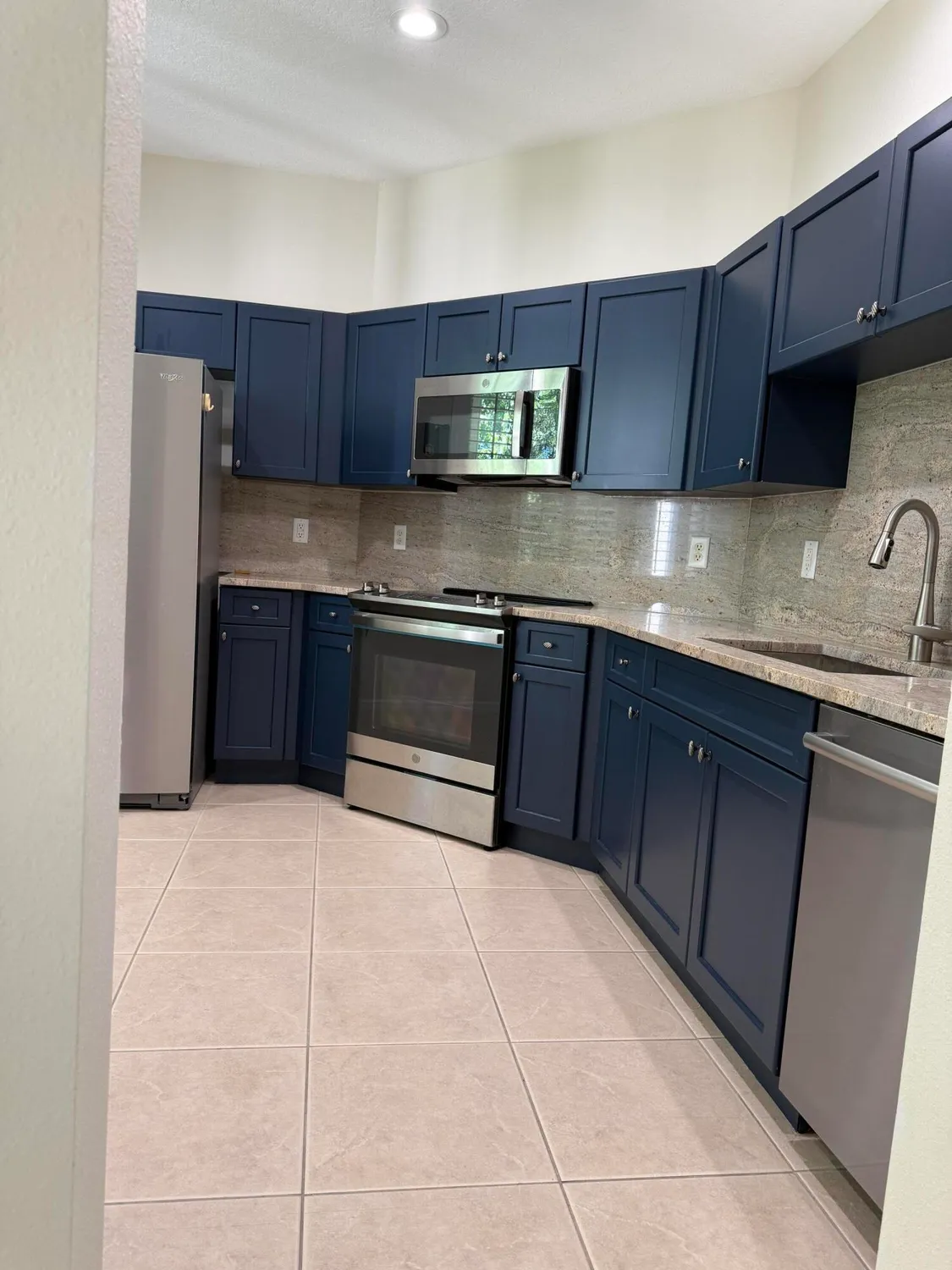 Property Slideshow image 39 of 44 | 560 sw indian key dr, Saint Lucie West, FL, 34986