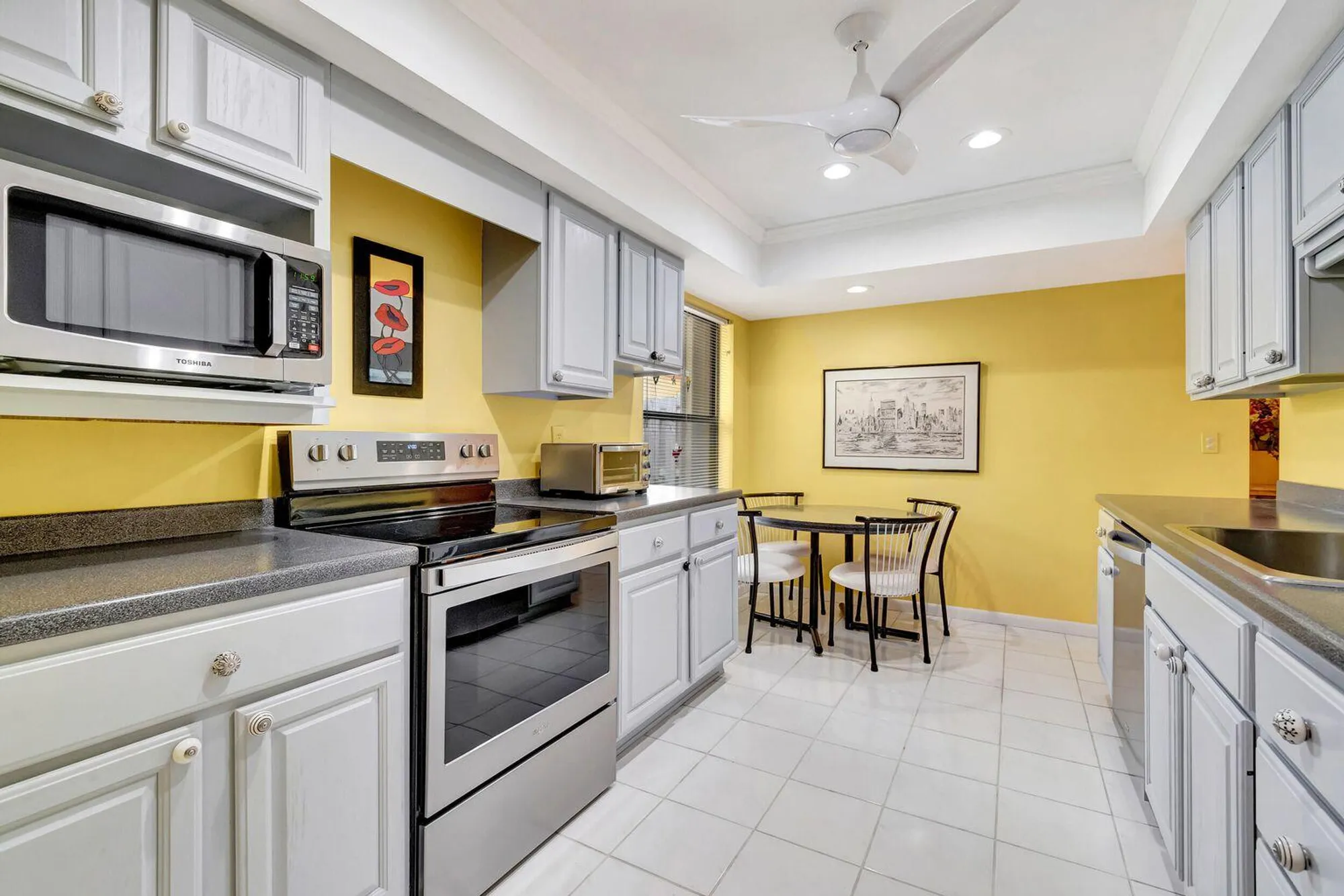 Property Slideshow image 9 of 30 | 5920 forest grove dr apt 3, Boynton Beach, FL, 33437