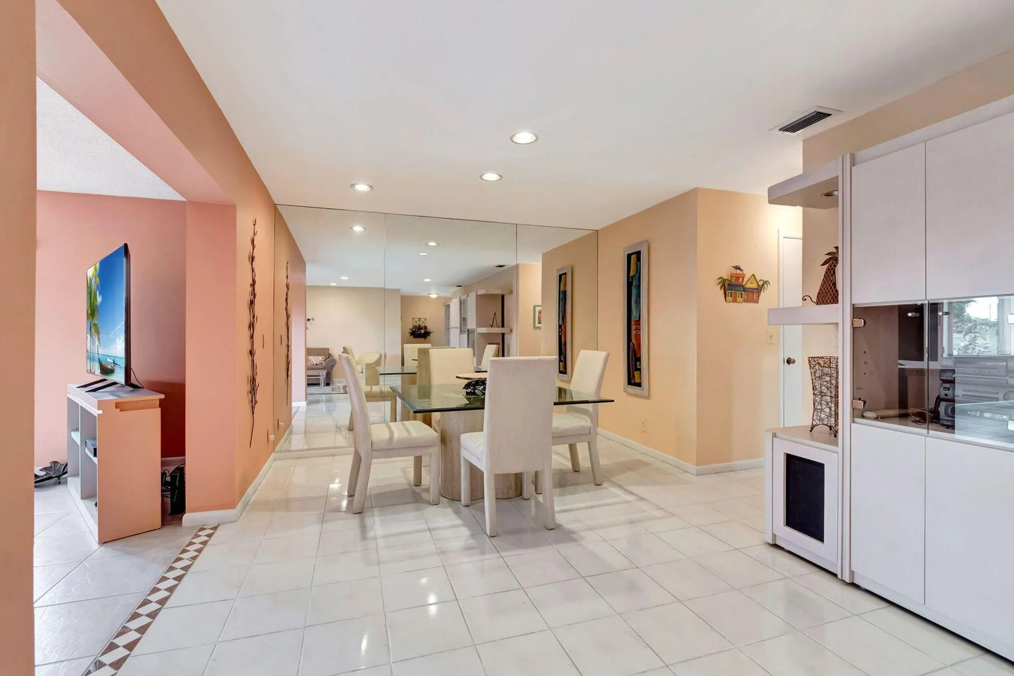 Property Slideshow image 14 of 30 | 5920 forest grove dr apt 3, Boynton Beach, FL, 33437