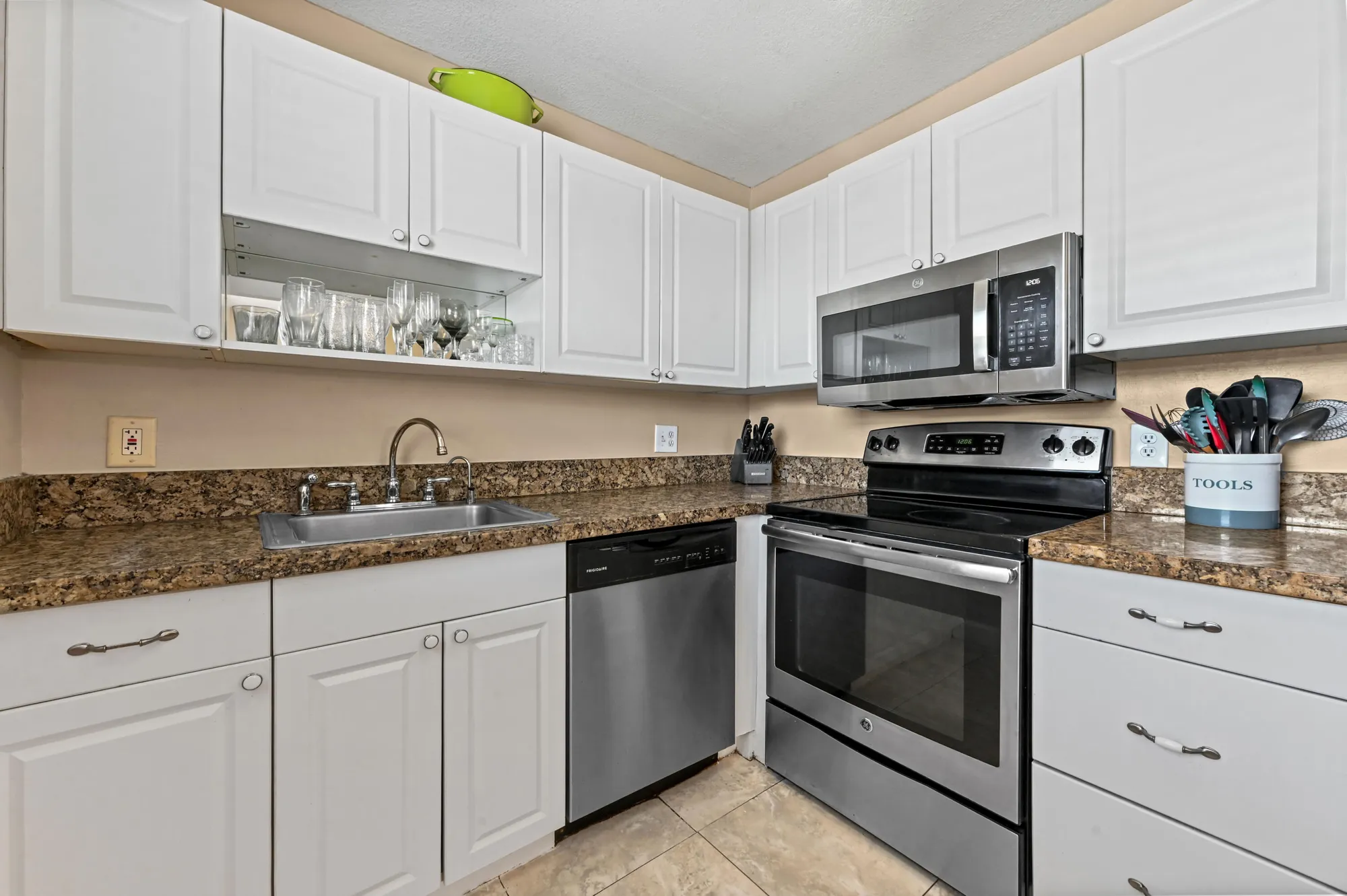 Property Slideshow image 11 of 36 | 380 monaco h, Delray Beach, FL, 33446