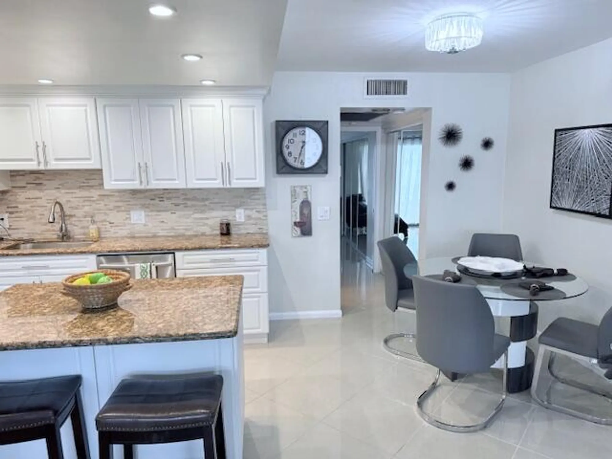 Property Slideshow image 3 of 22 | 1028 cambridge b, Deerfield Beach, FL, 33442