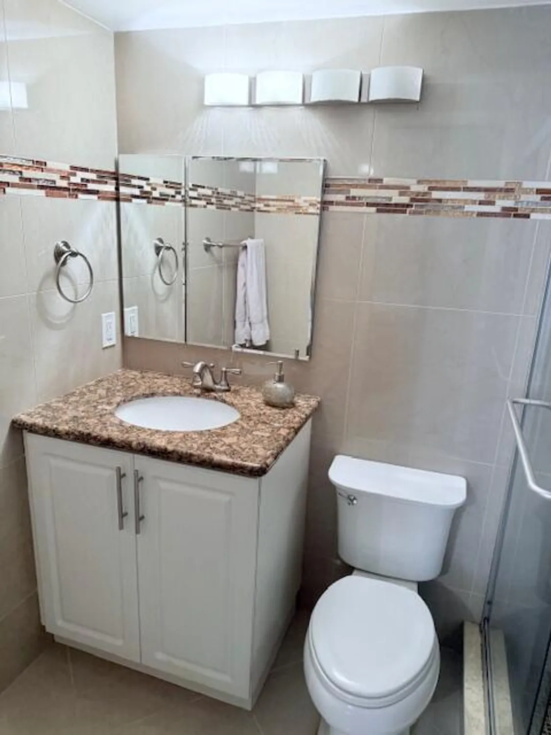 Property Slideshow image 16 of 22 | 1028 cambridge b, Deerfield Beach, FL, 33442