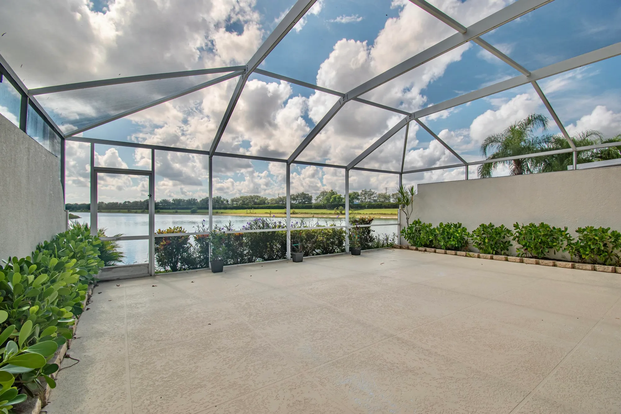 Property Slideshow image 24 of 28 | 2100 tigris dr, West Palm Beach, FL, 33411