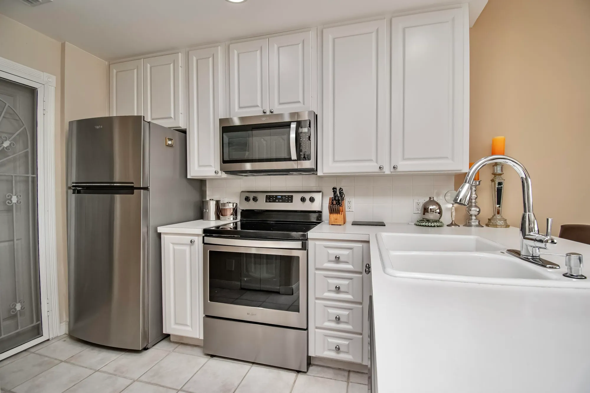 Property Slideshow image 12 of 28 | 2100 tigris dr, West Palm Beach, FL, 33411
