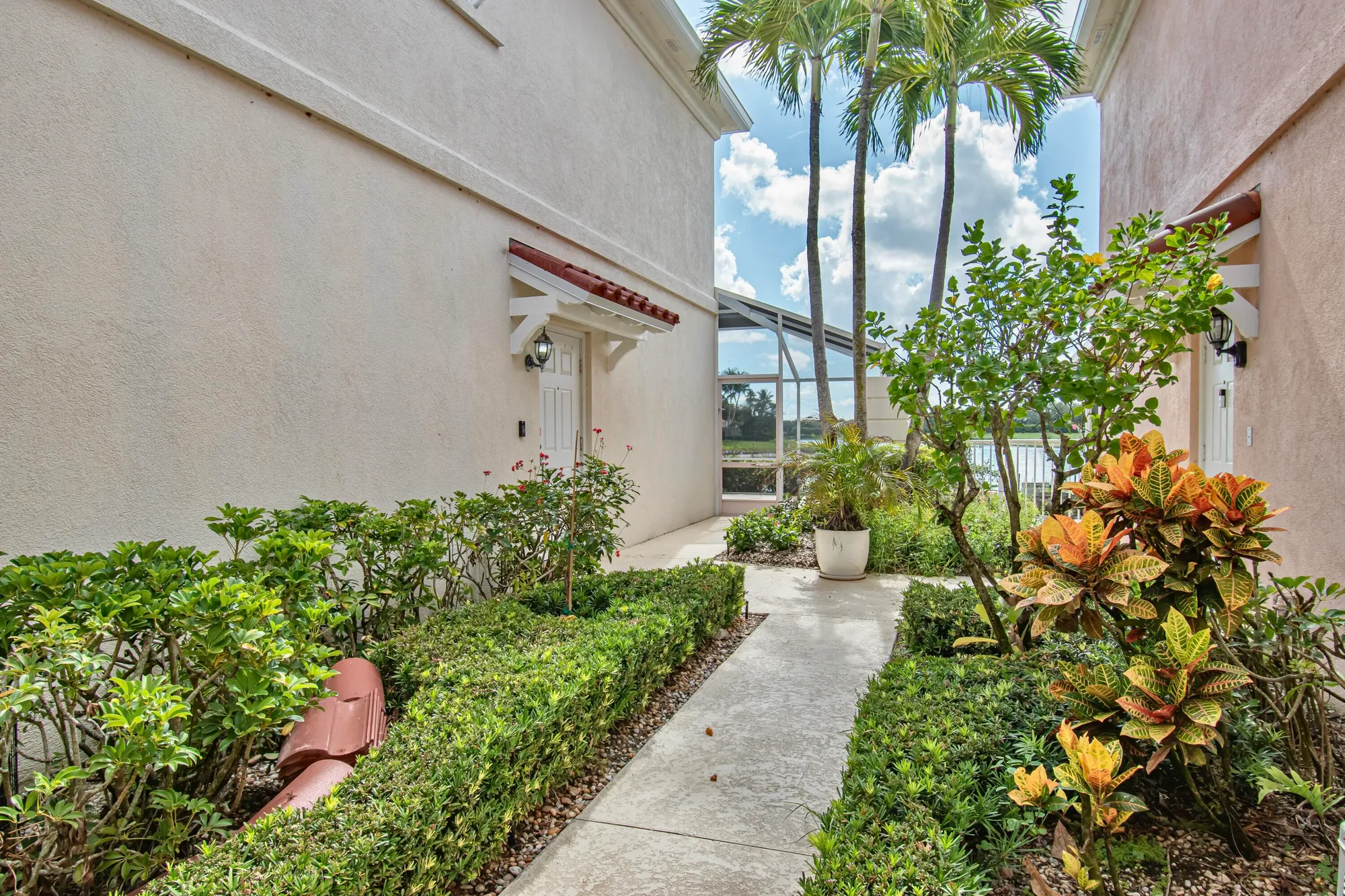 Property Slideshow image 5 of 28 | 2100 tigris dr, West Palm Beach, FL, 33411