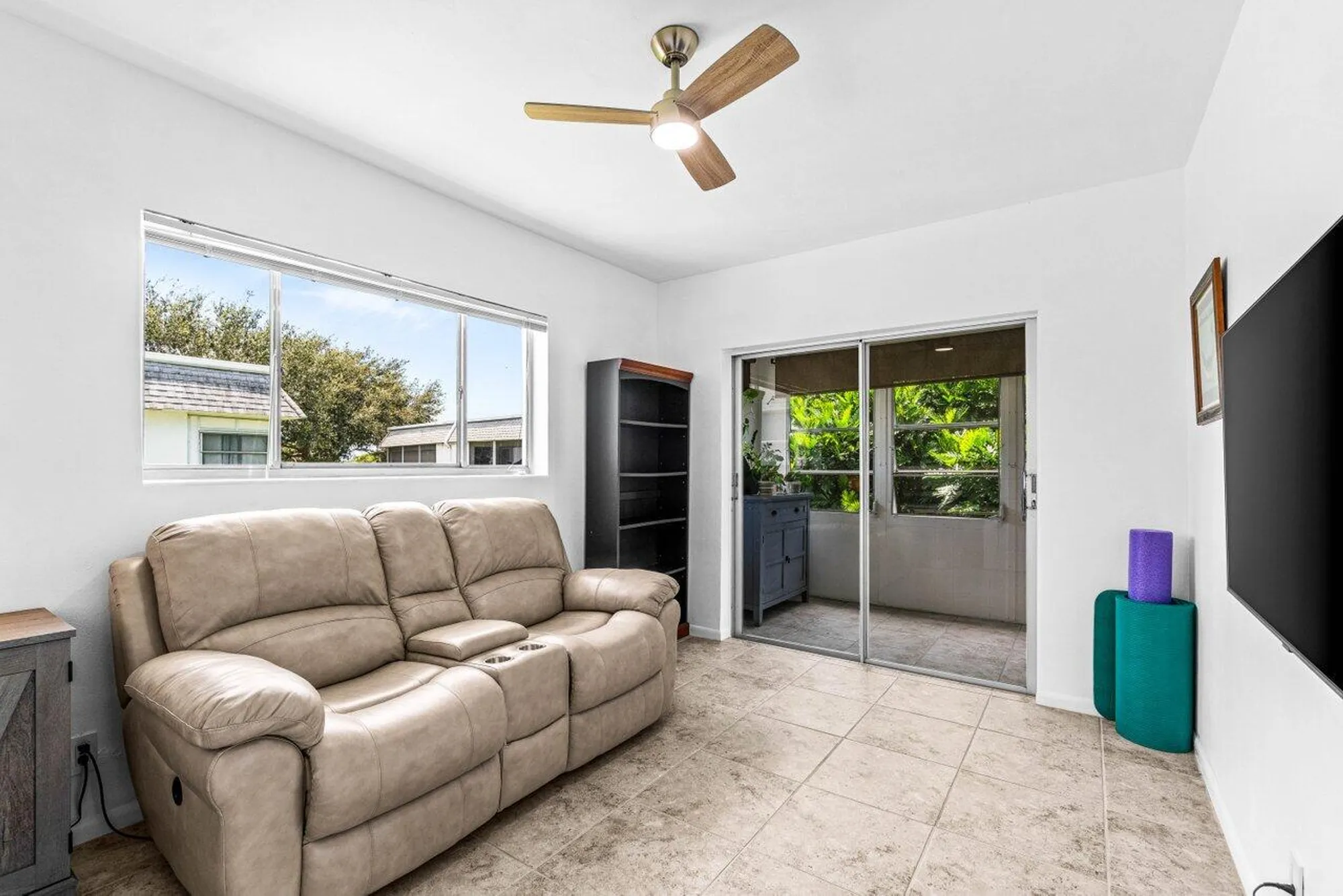 Property Slideshow image 17 of 40 | 3240 lake osborne dr 205, Lake Worth Beach, FL, 33461