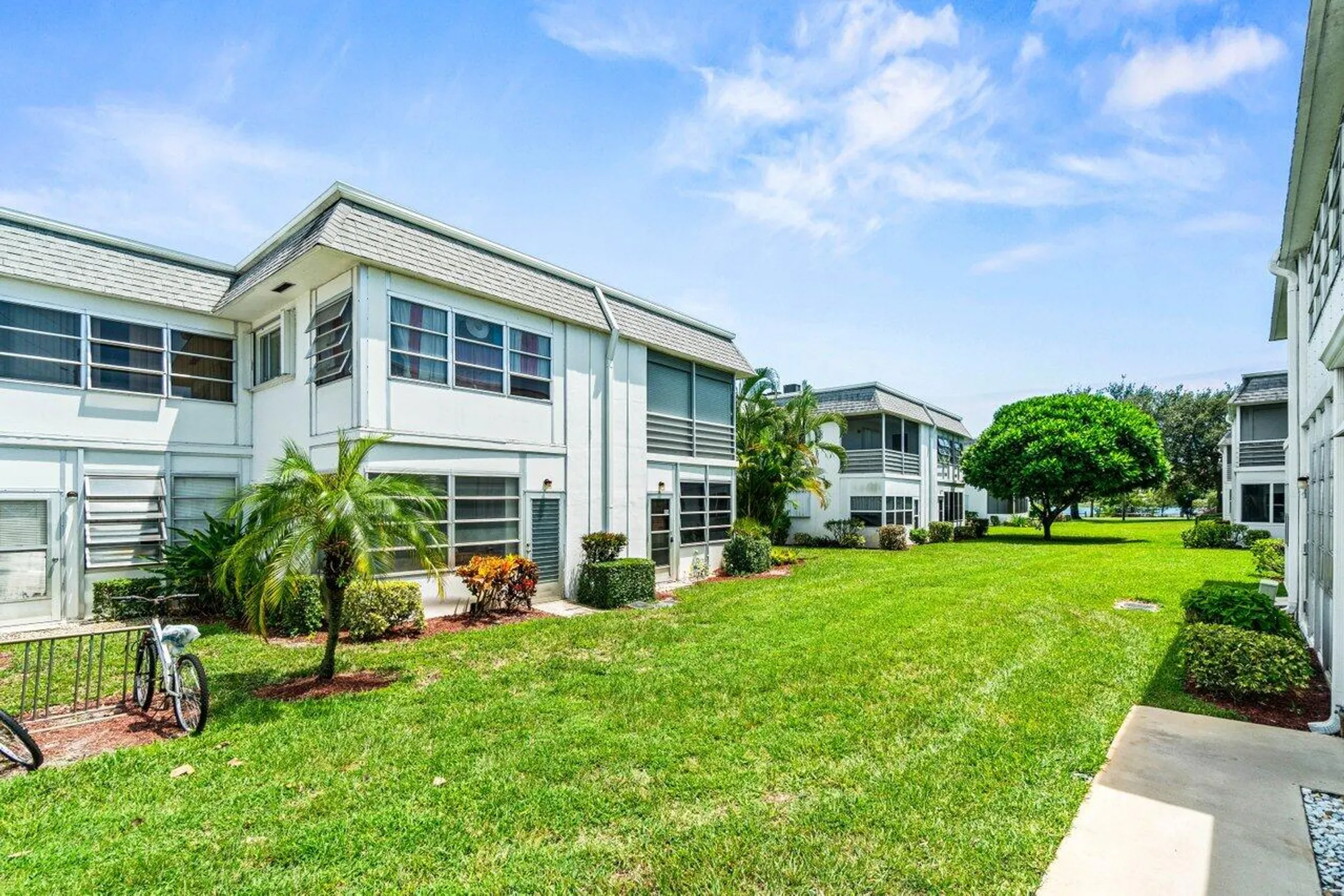 Property Slideshow image 24 of 40 | 3240 lake osborne dr 205, Lake Worth Beach, FL, 33461