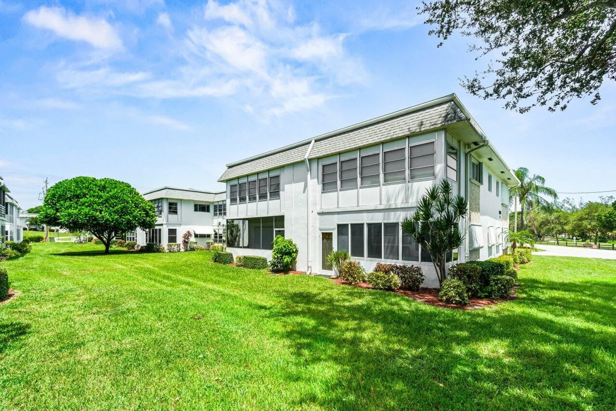 Property Slideshow image 25 of 40 | 3240 lake osborne dr 205, Lake Worth Beach, FL, 33461