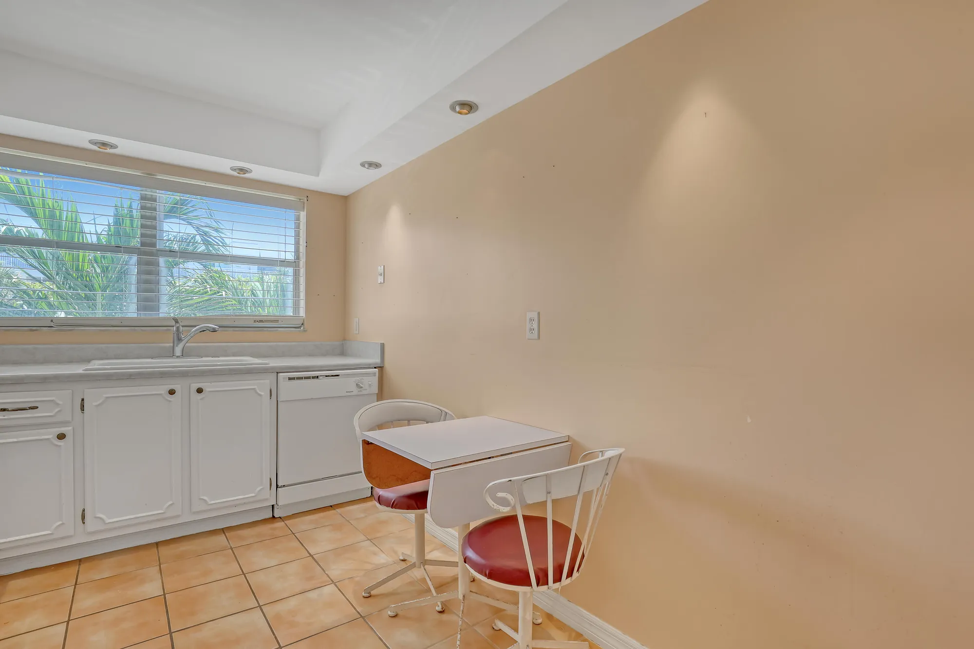 Property Slideshow image 11 of 29 | 2006 s federal hwy 205, Boynton Beach, FL, 33435