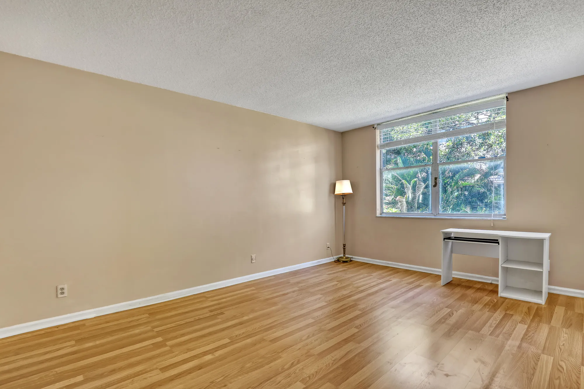 Property Slideshow image 15 of 29 | 2006 s federal hwy 205, Boynton Beach, FL, 33435