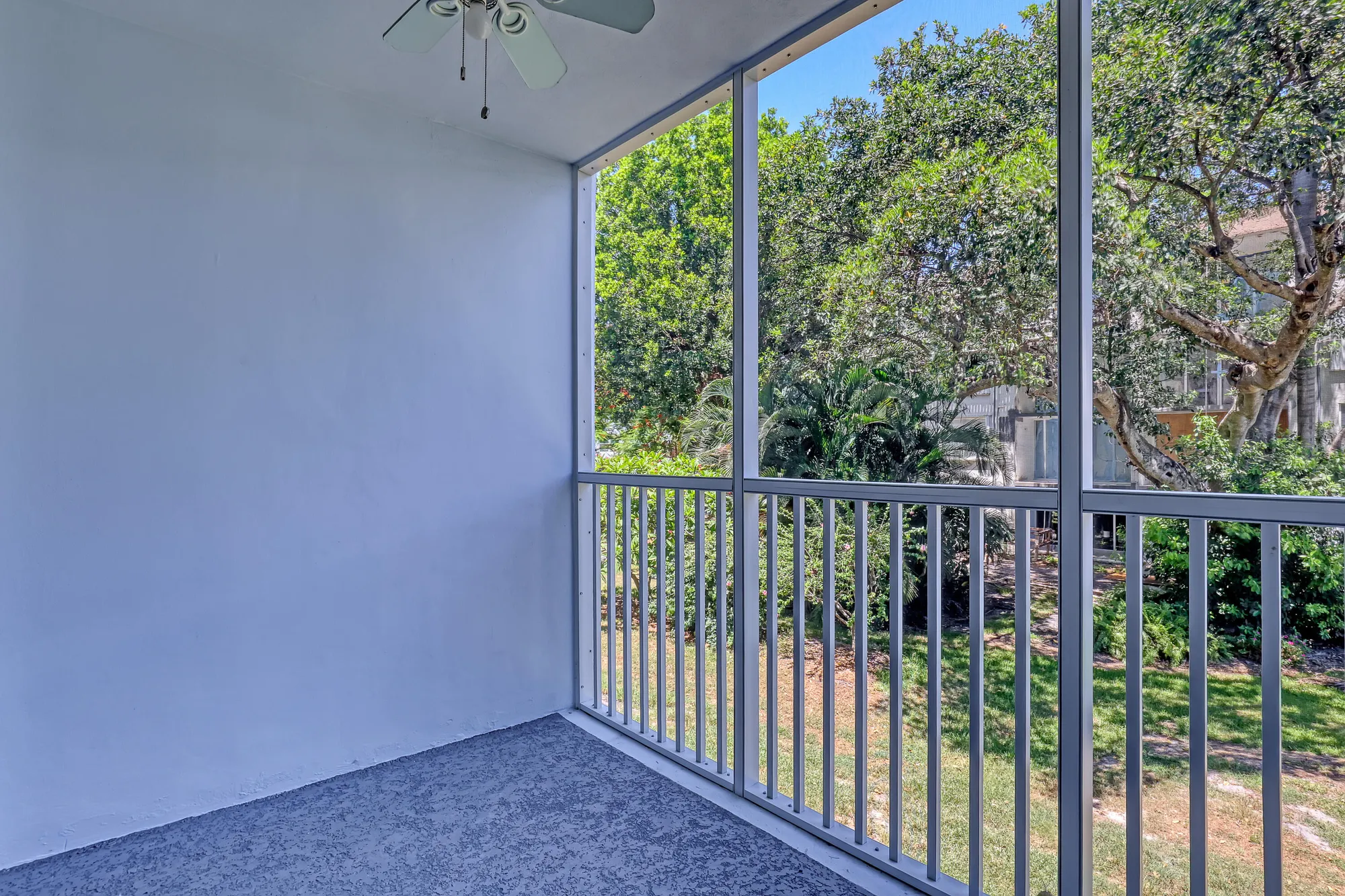 Property Slideshow image 20 of 29 | 2006 s federal hwy 205, Boynton Beach, FL, 33435