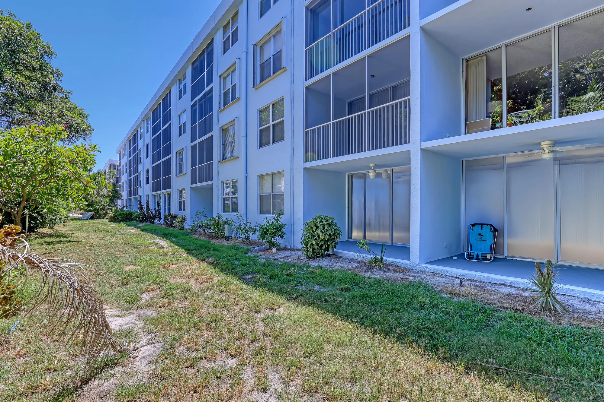 Property Slideshow image 22 of 29 | 2006 s federal hwy 205, Boynton Beach, FL, 33435