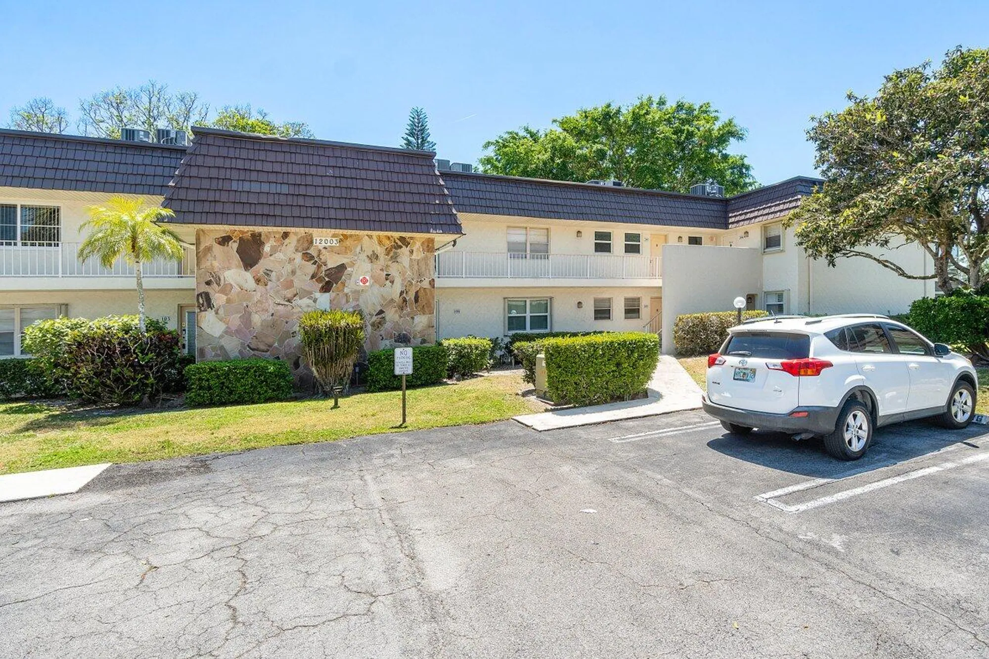 Property Slideshow image 1 of 32 | 12003 poinciana blvd unit 205, Royal Palm Beach, FL, 33411