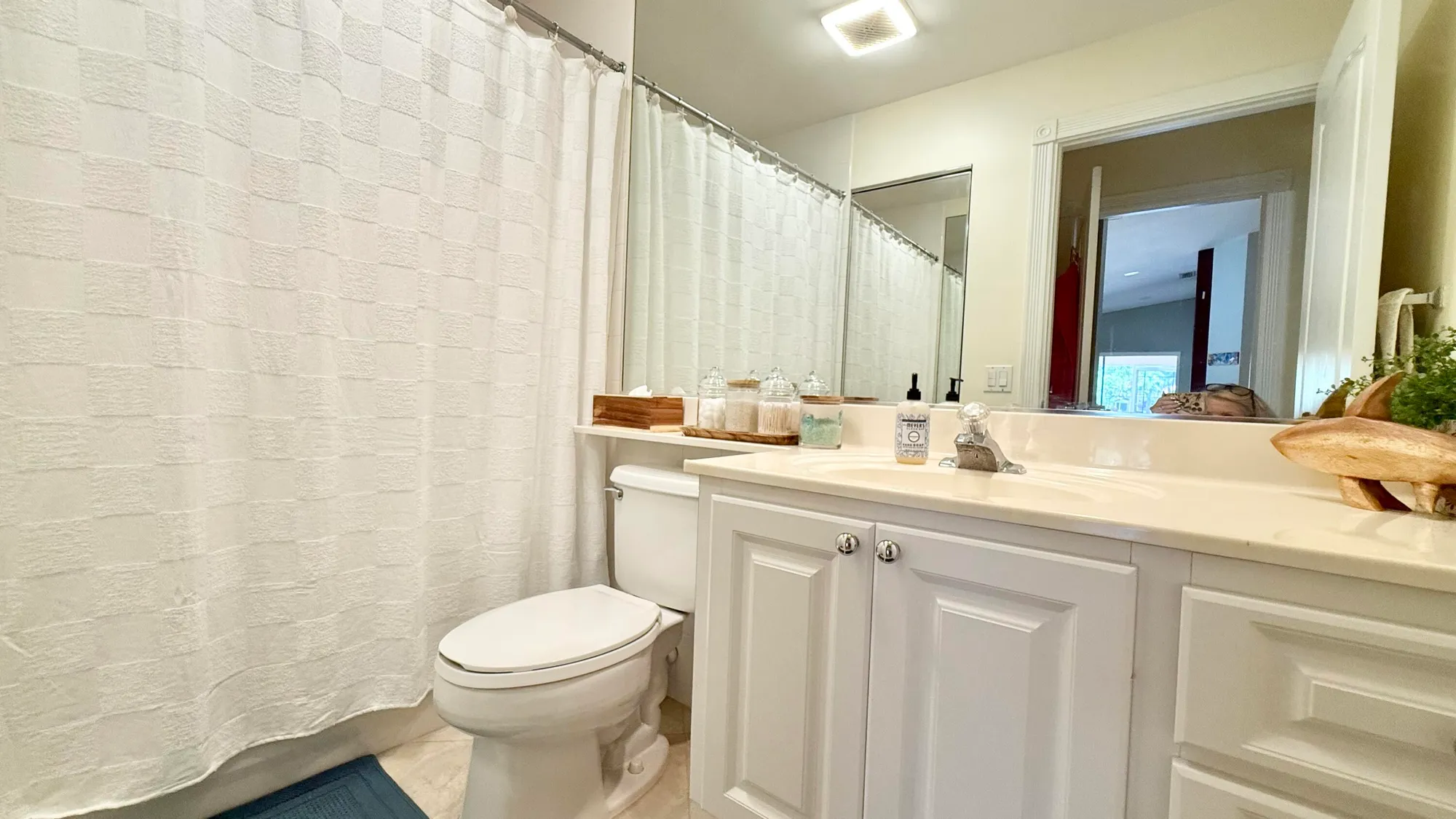 Property Slideshow image 13 of 57 | 7831 olympia dr, West Palm Beach, FL, 33411