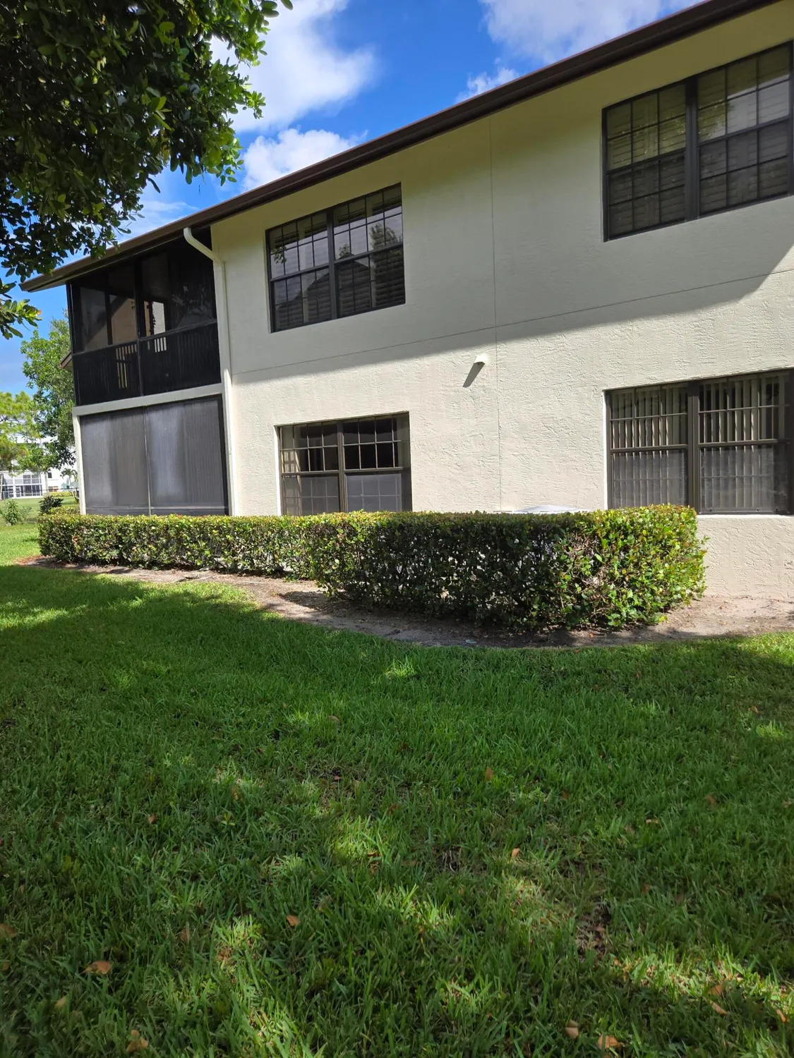 Property Slideshow image 8 of 20 | 3236 jog park dr, Greenacres, FL, 33467