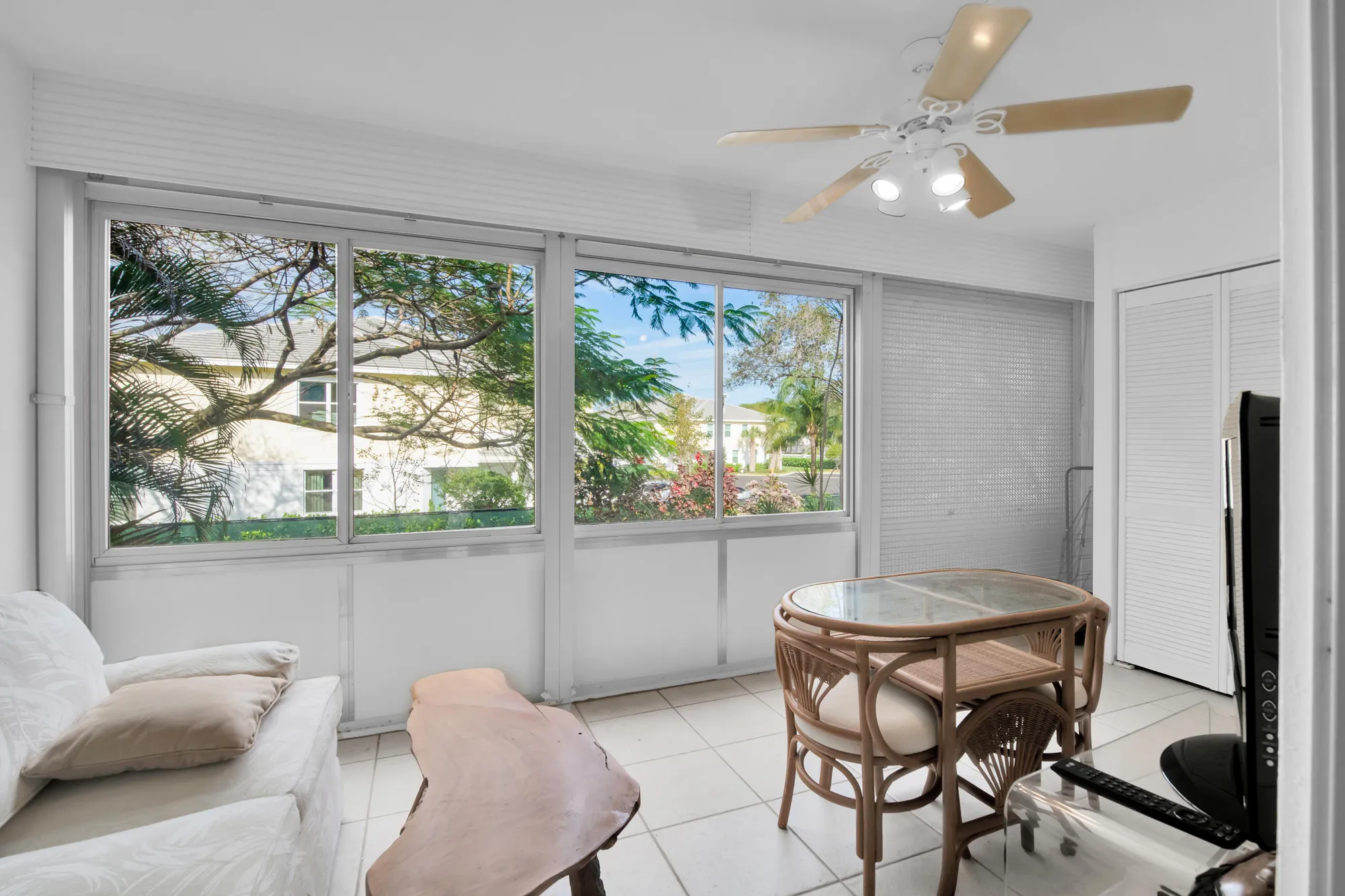 Property Slideshow image 18 of 24 | 250 richmond f # 250, Deerfield Beach, FL, 33442