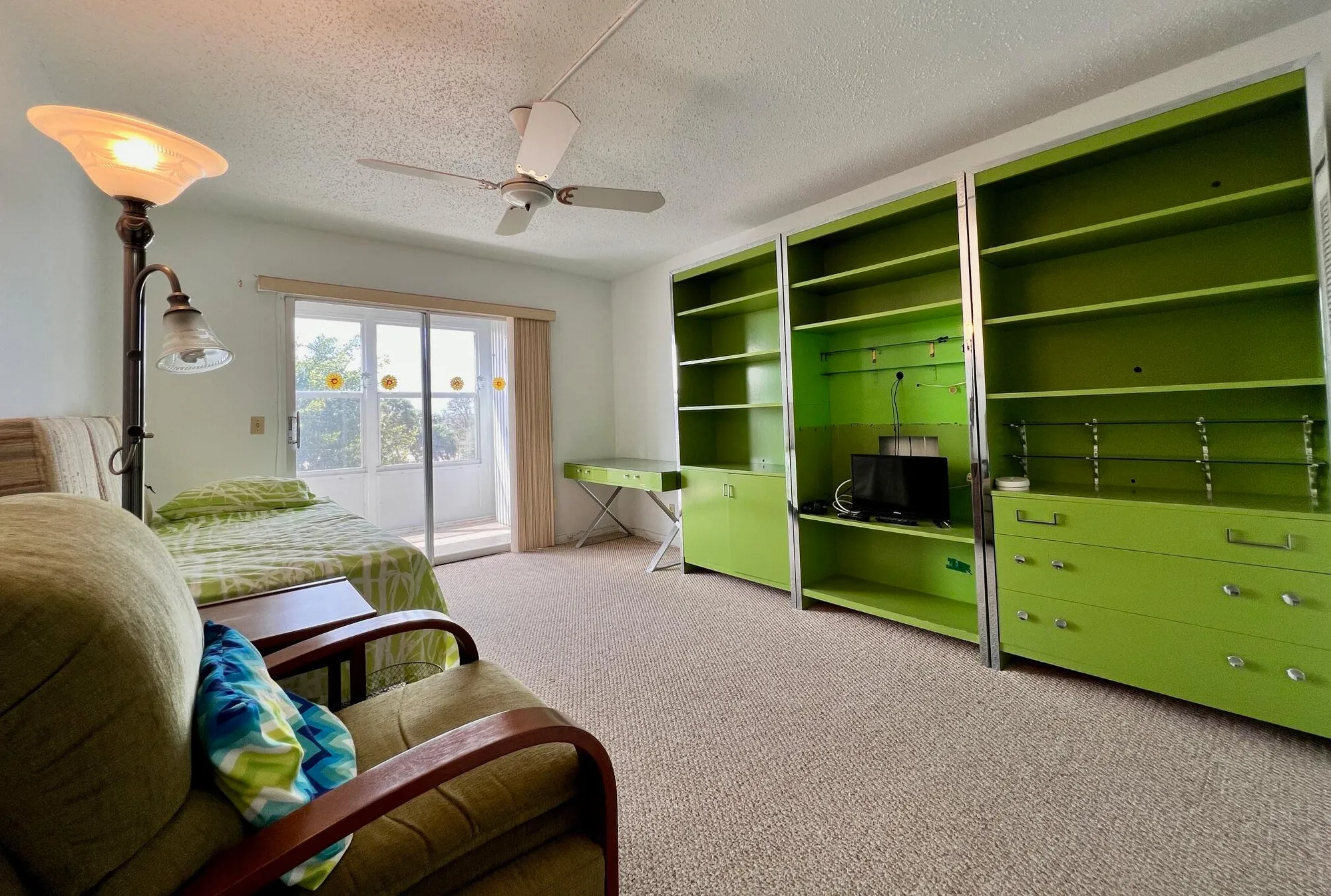 Property Slideshow image 8 of 19 | 414 greenbrier b, West Palm Beach, FL, 33417