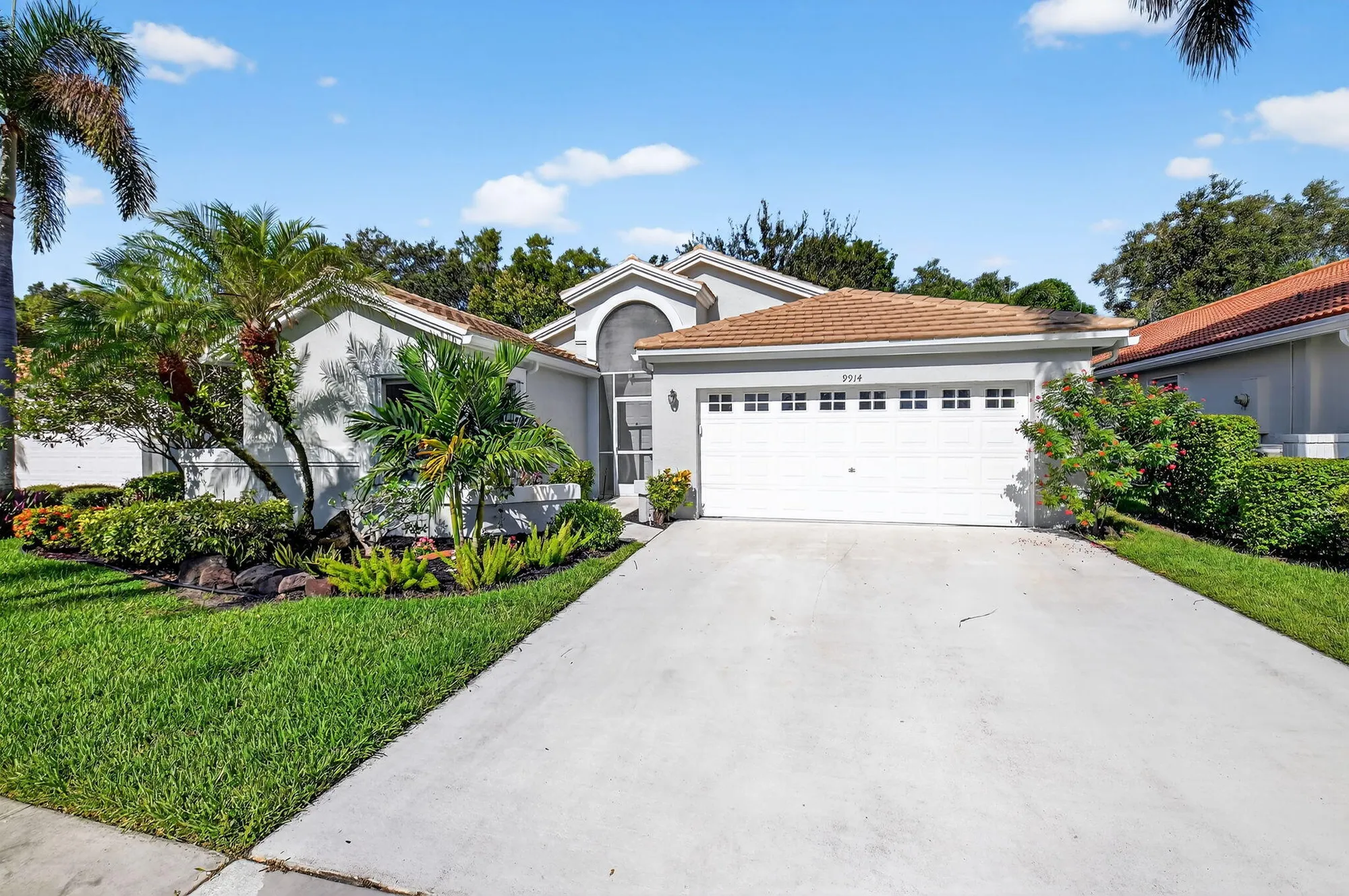 Property Slideshow image 2 of 82 | 9914 harbour lake cir, Boynton Beach, FL, 33437