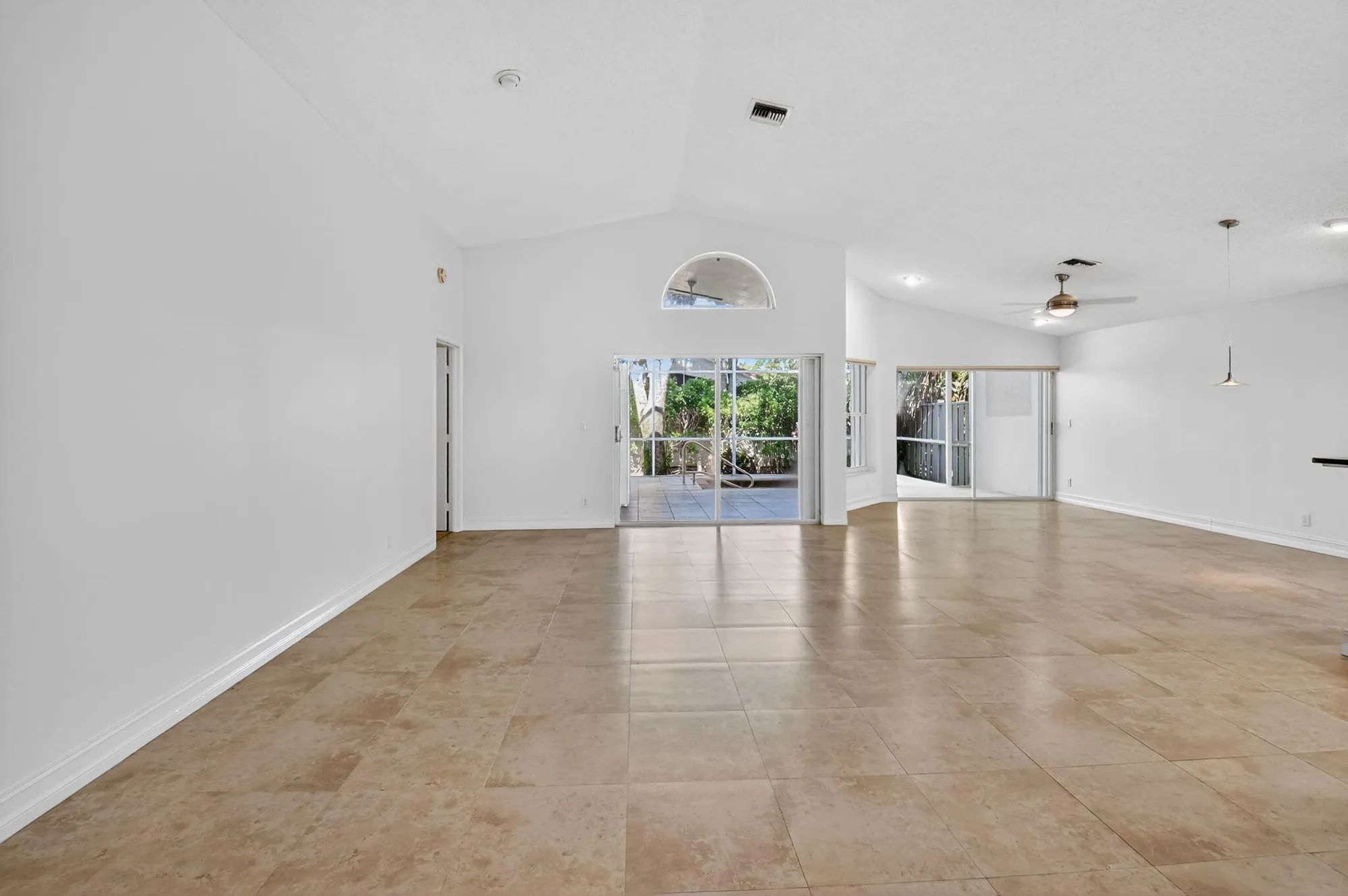 Property Slideshow image 5 of 82 | 9914 harbour lake cir, Boynton Beach, FL, 33437