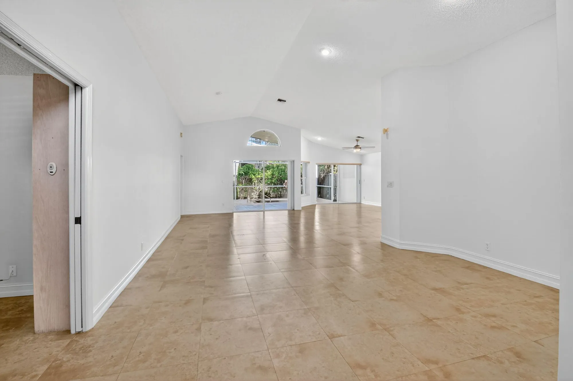 Property Slideshow image 3 of 82 | 9914 harbour lake cir, Boynton Beach, FL, 33437