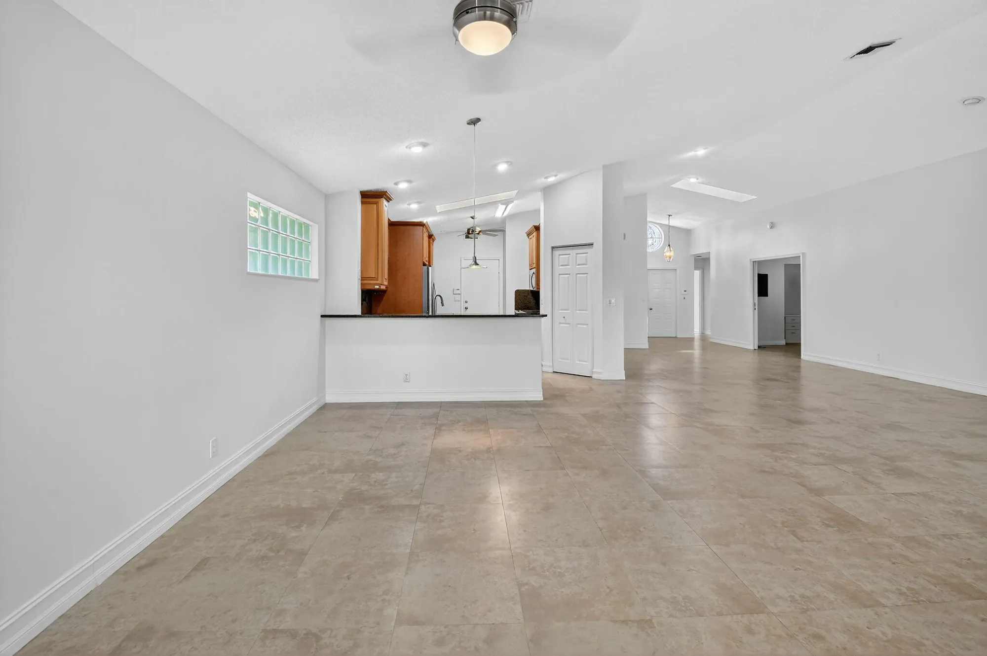 Property Slideshow image 10 of 82 | 9914 harbour lake cir, Boynton Beach, FL, 33437