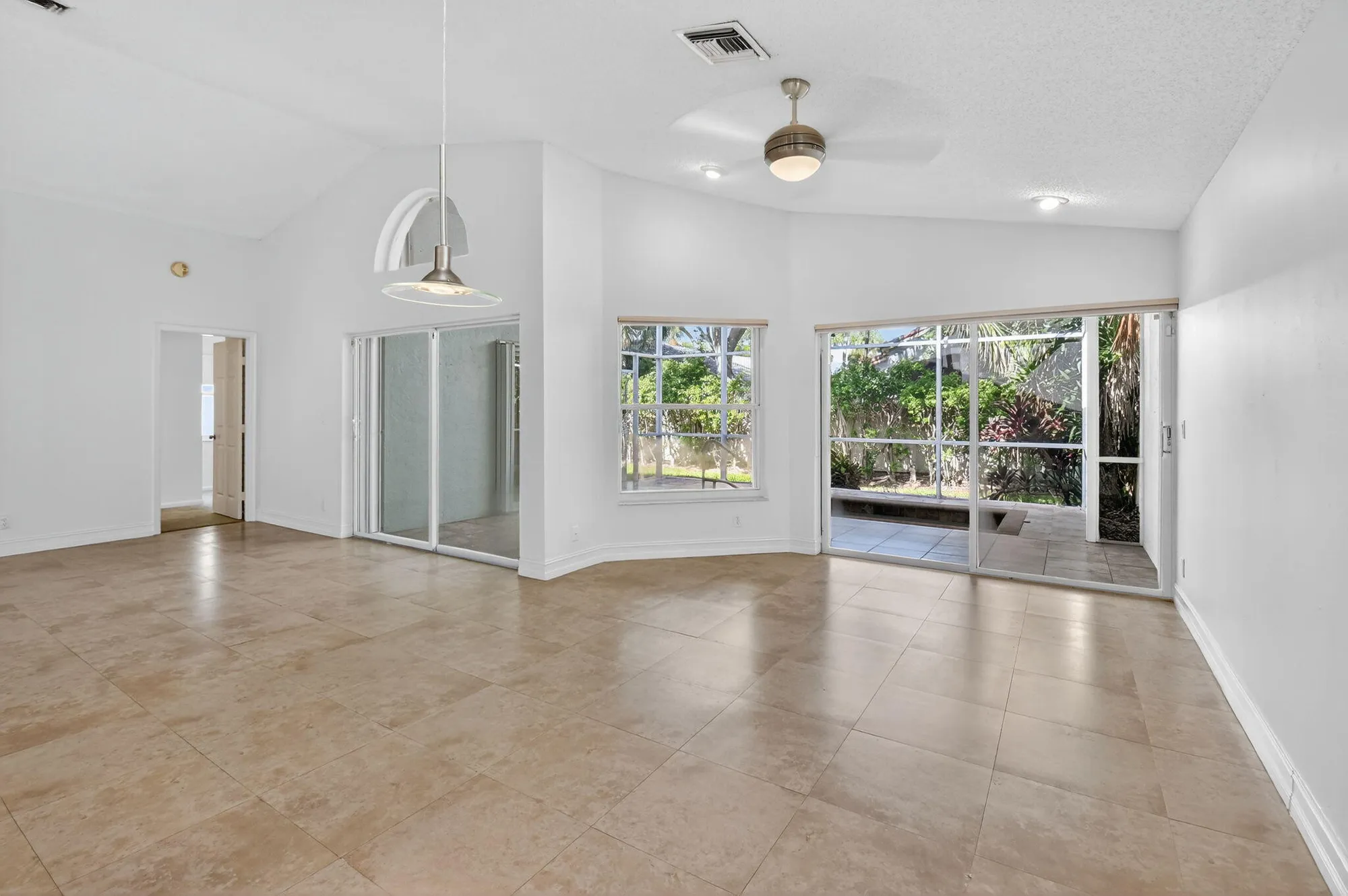 Property Slideshow image 15 of 82 | 9914 harbour lake cir, Boynton Beach, FL, 33437